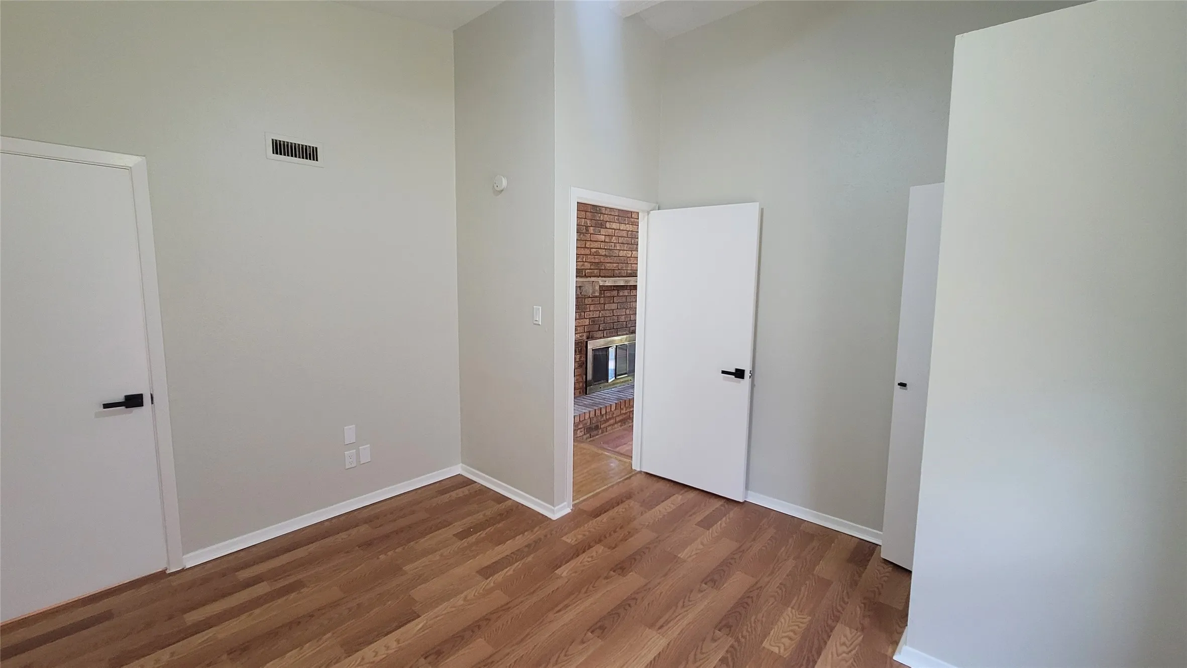 Single Family Residence For Rent in Dallas County , 1334 Paris Drive, Garland, Texas 75040, 4 Bedroom, 2 Bathroom, 2 Garage spaces, 2,102 Sqft, built in 1977, mls#21300737, Real Estate Agent in Garland, Homes For Rent in Dallas county, Homes For Rent in Garland, Realtor in Garland Texas, Real Estate Brokerage Independent Realty Texas, Luminita Cordes Realtor