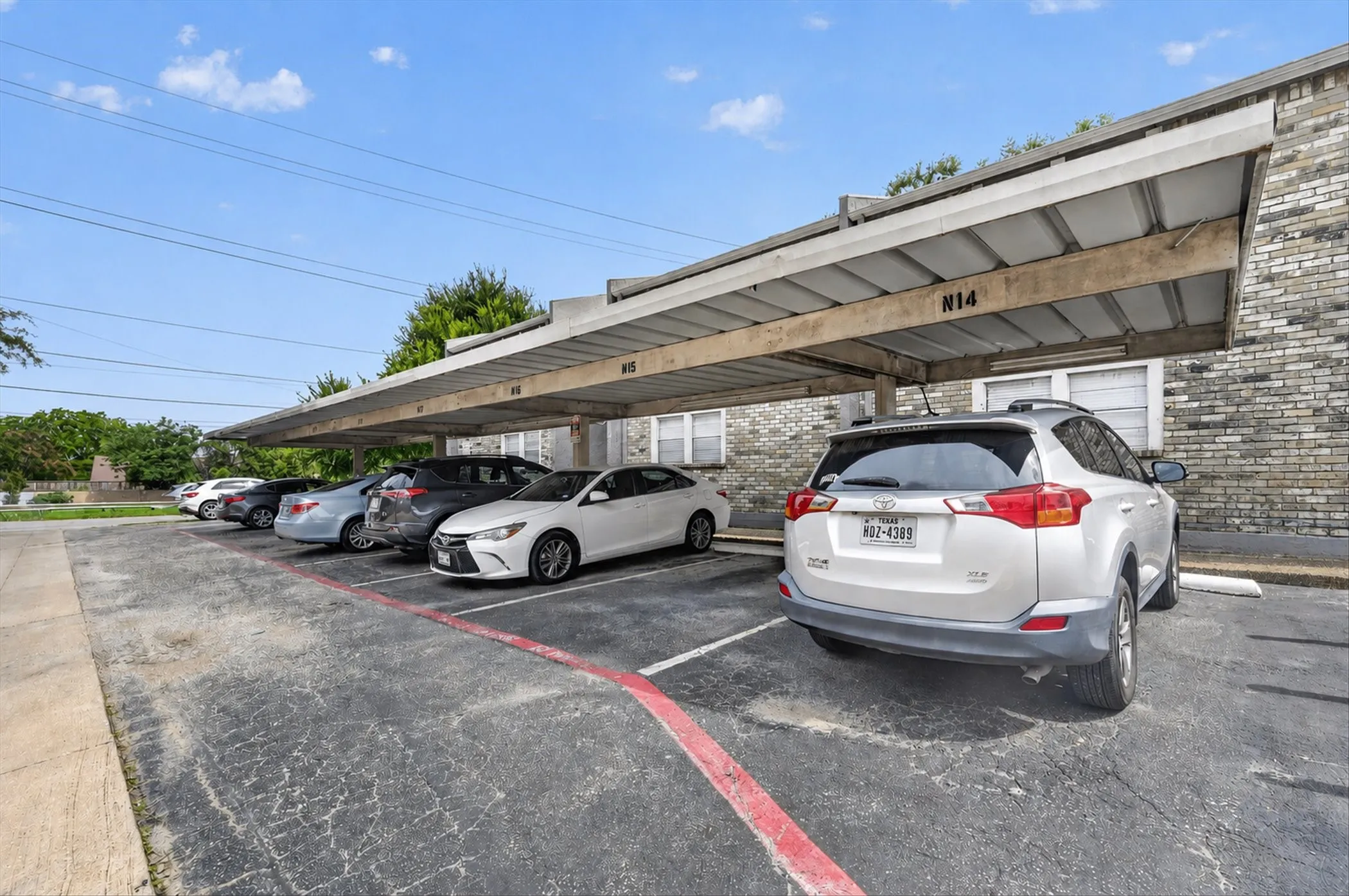Condominium For Sale in Dallas County , 5111 Skillman Street 224, Dallas, Texas 75206, 2 Bedroom, 2 Bathroom, Garage spaces, 955 Sqft, built in 1970, mls#21300736, Real Estate Agent in Dallas, Homes For Sale in Dallas county, Homes For Sale in Dallas, Realtor in Dallas Texas, Real Estate Brokerage Independent Realty Texas, Luminita Cordes Realtor