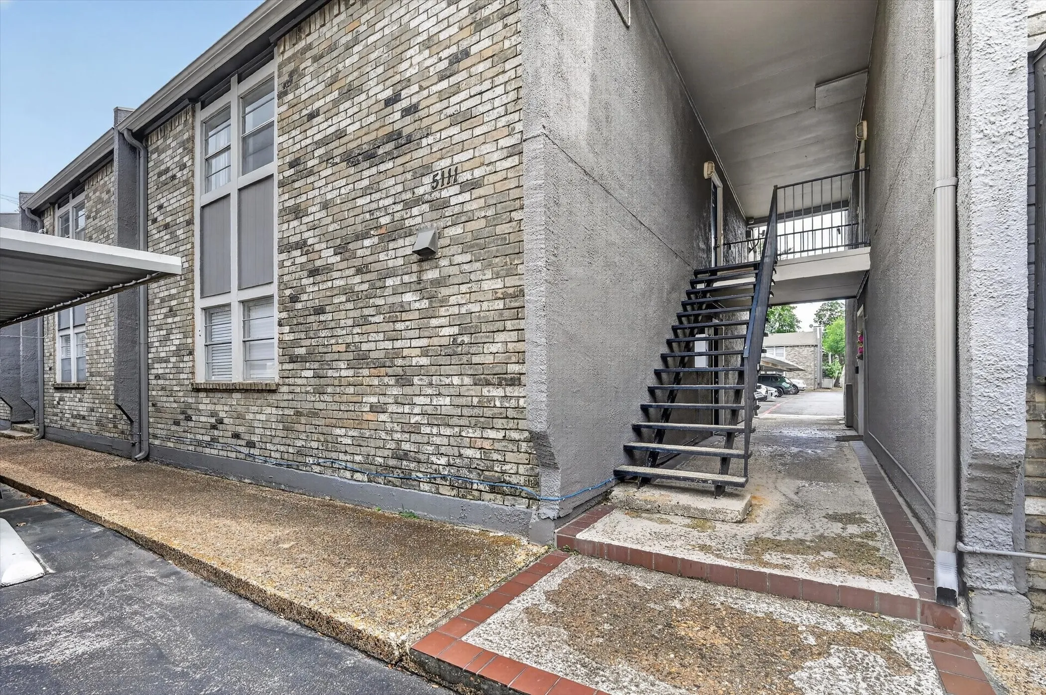 Condominium For Sale in Dallas County , 5111 Skillman Street 224, Dallas, Texas 75206, 2 Bedroom, 2 Bathroom, Garage spaces, 955 Sqft, built in 1970, mls#21300736, Real Estate Agent in Dallas, Homes For Sale in Dallas county, Homes For Sale in Dallas, Realtor in Dallas Texas, Real Estate Brokerage Independent Realty Texas, Luminita Cordes Realtor