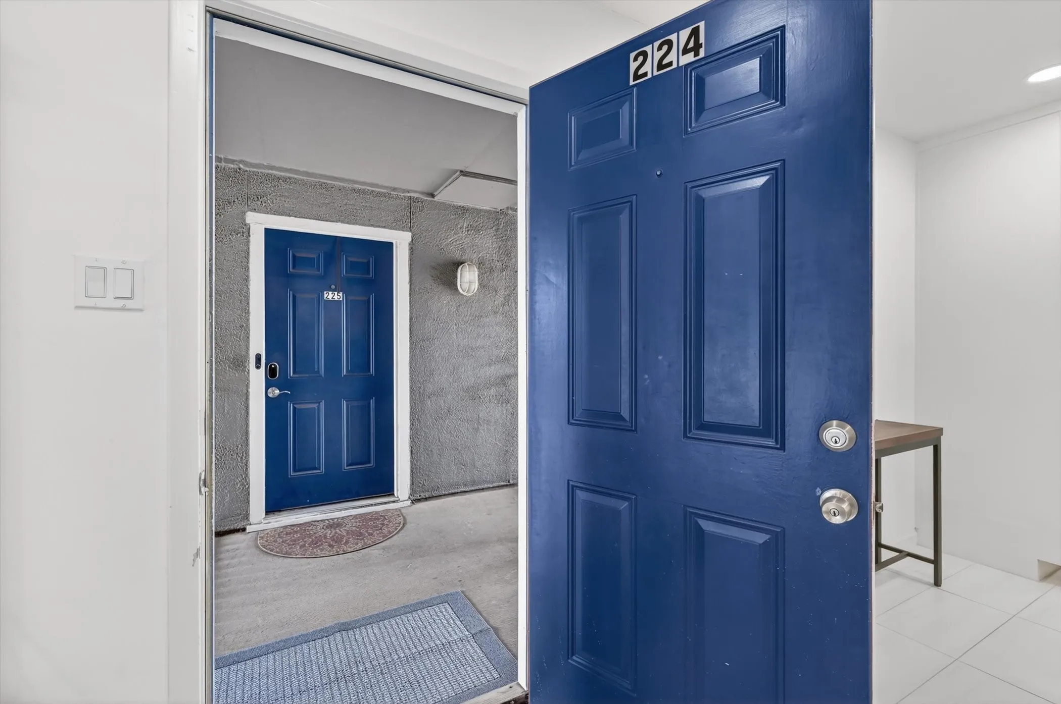 Condominium For Sale in Dallas County , 5111 Skillman Street 224, Dallas, Texas 75206, 2 Bedroom, 2 Bathroom, Garage spaces, 955 Sqft, built in 1970, mls#21300736, Real Estate Agent in Dallas, Homes For Sale in Dallas county, Homes For Sale in Dallas, Realtor in Dallas Texas, Real Estate Brokerage Independent Realty Texas, Luminita Cordes Realtor