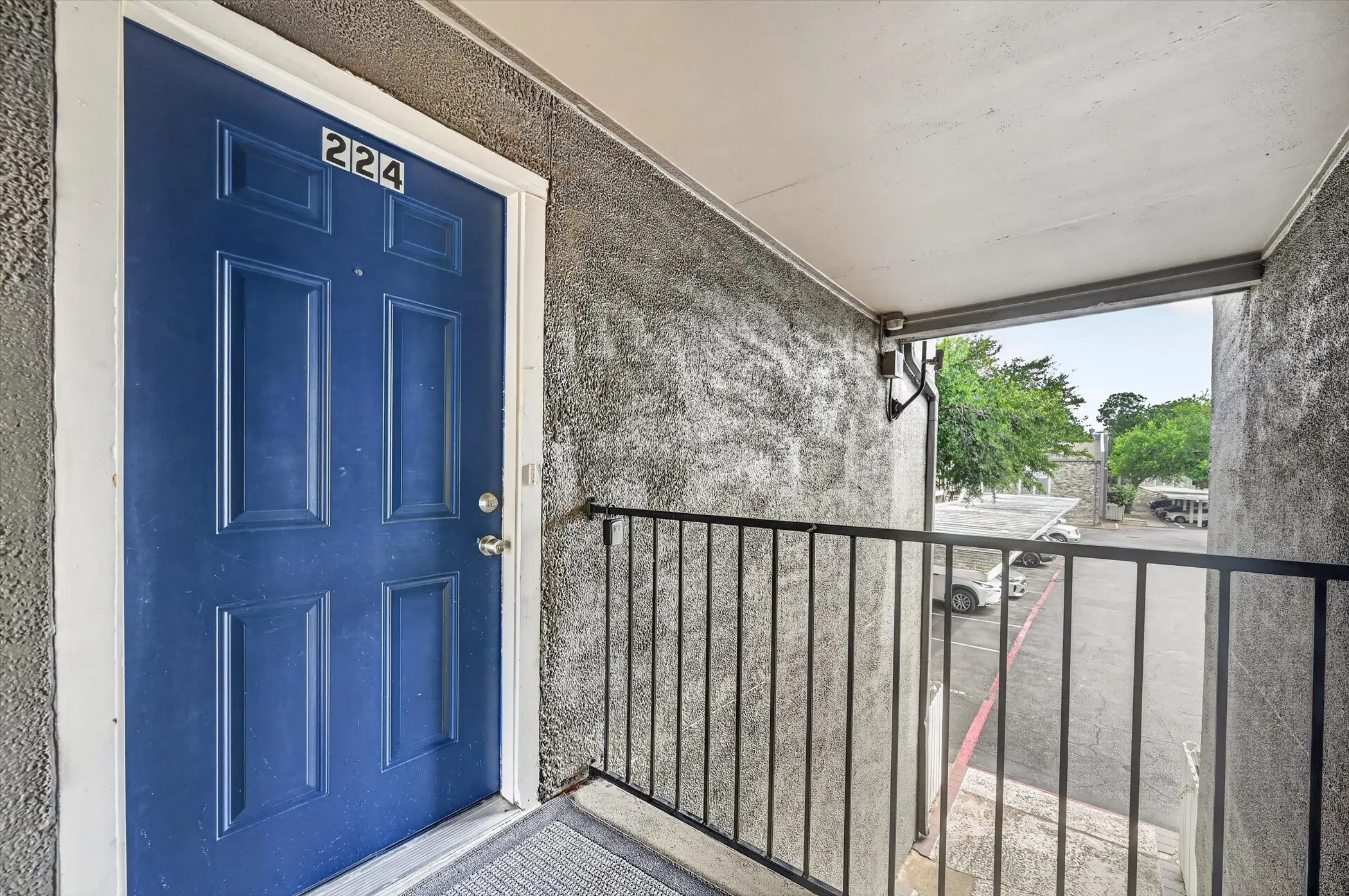 Condominium For Sale in Dallas County , 5111 Skillman Street 224, Dallas, Texas 75206, 2 Bedroom, 2 Bathroom, Garage spaces, 955 Sqft, built in 1970, mls#21300736, Real Estate Agent in Dallas, Homes For Sale in Dallas county, Homes For Sale in Dallas, Realtor in Dallas Texas, Real Estate Brokerage Independent Realty Texas, Luminita Cordes Realtor