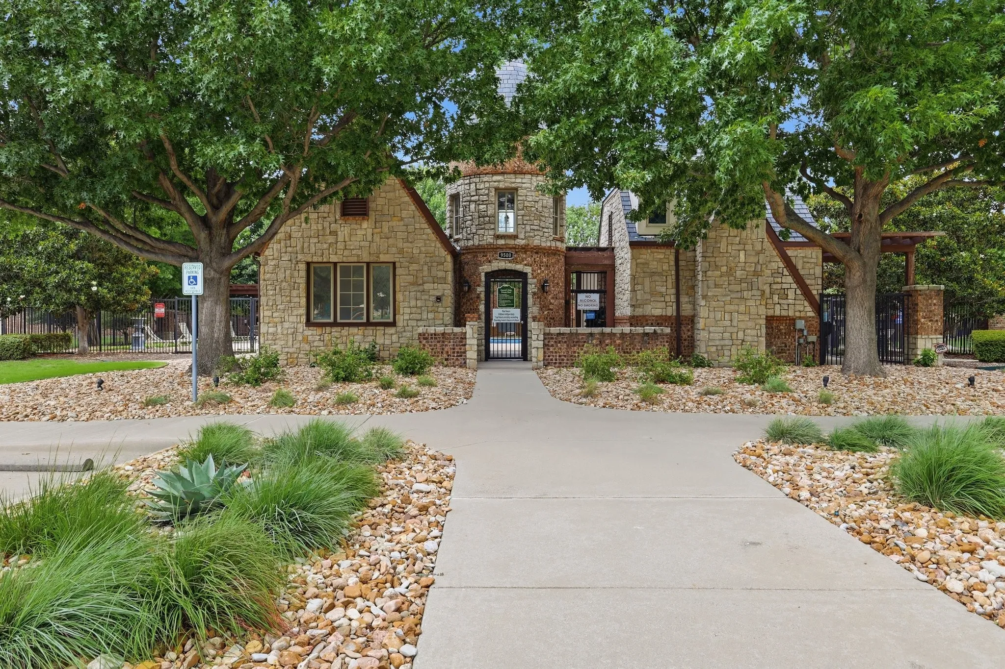 Single Family Residence For Sale in Collin County , 7764 Lancaster, Frisco, Texas 75035, 3 Bedroom, 2 Bathroom, 2 Garage spaces, 1,896 Sqft, built in 2004, mls#21294510, Real Estate Agent in Frisco, Homes For Sale in Collin county, Homes For Sale in Frisco, Realtor in Frisco Texas, Real Estate Brokerage Independent Realty Texas, Luminita Cordes Realtor