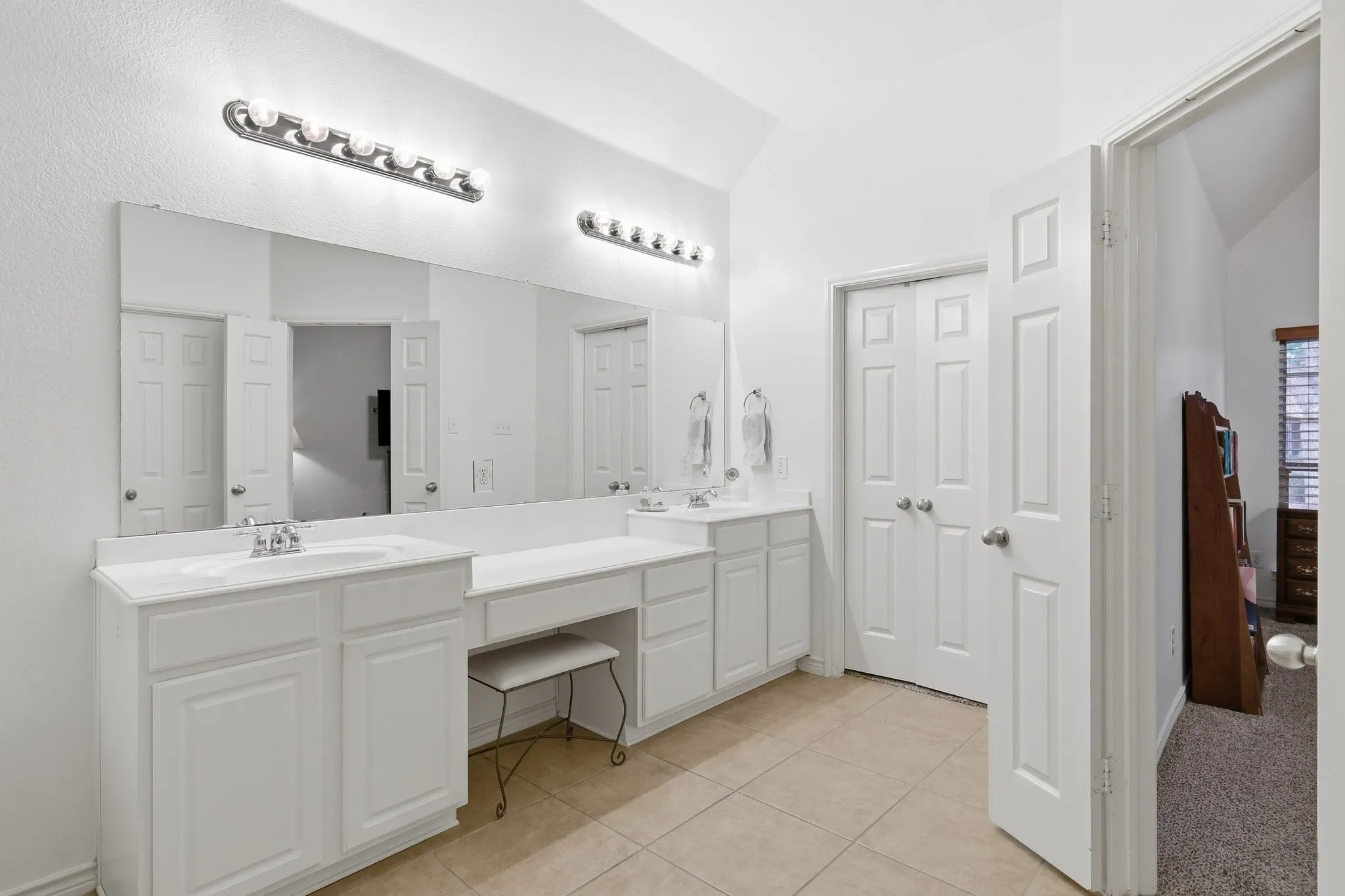Single Family Residence For Sale in Collin County , 7764 Lancaster, Frisco, Texas 75035, 3 Bedroom, 2 Bathroom, 2 Garage spaces, 1,896 Sqft, built in 2004, mls#21294510, Real Estate Agent in Frisco, Homes For Sale in Collin county, Homes For Sale in Frisco, Realtor in Frisco Texas, Real Estate Brokerage Independent Realty Texas, Luminita Cordes Realtor