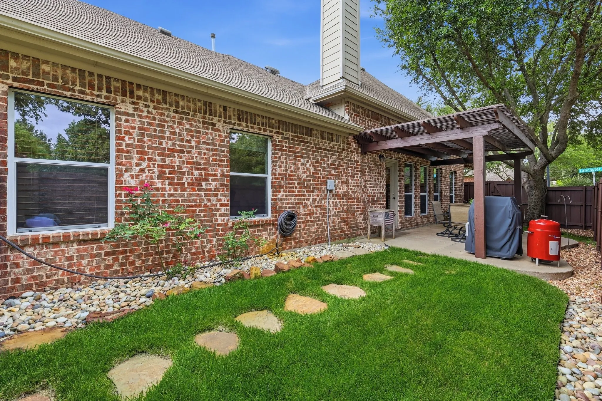 Single Family Residence For Sale in Collin County , 7764 Lancaster, Frisco, Texas 75035, 3 Bedroom, 2 Bathroom, 2 Garage spaces, 1,896 Sqft, built in 2004, mls#21294510, Real Estate Agent in Frisco, Homes For Sale in Collin county, Homes For Sale in Frisco, Realtor in Frisco Texas, Real Estate Brokerage Independent Realty Texas, Luminita Cordes Realtor