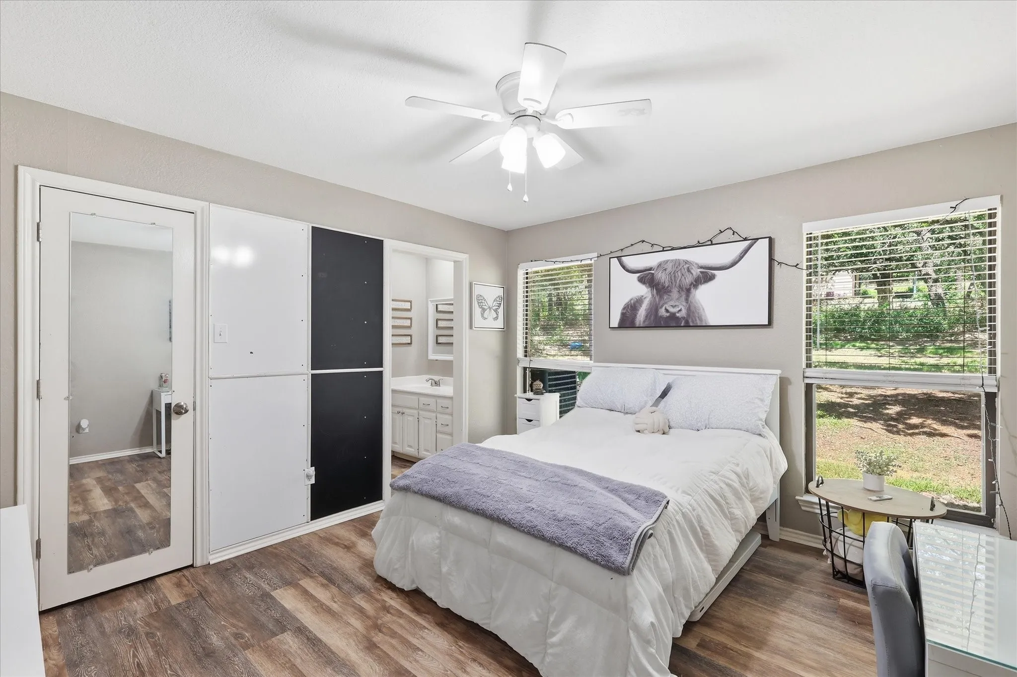 Single Family Residence For Sale in Johnson County , 10308 Lisa Jean Drive, Crowley, Texas 76036, 4 Bedroom, 4 Bathroom, 3 Garage spaces, 3,362 Sqft, built in 1993, mls#21296681, Real Estate Agent in Crowley, Homes For Sale in Johnson county, Homes For Sale in Crowley, Realtor in Crowley Texas, Real Estate Brokerage Independent Realty Texas, Luminita Cordes Realtor
