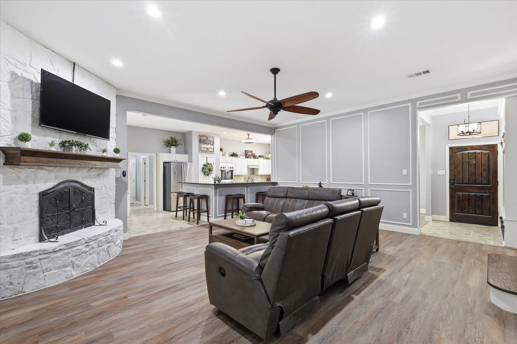 Single Family Residence For Sale in Johnson County , 10308 Lisa Jean Drive, Crowley, Texas 76036, 4 Bedroom, 4 Bathroom, 3 Garage spaces, 3,362 Sqft, built in 1993, mls#21296681, Real Estate Agent in Crowley, Homes For Sale in Johnson county, Homes For Sale in Crowley, Realtor in Crowley Texas, Real Estate Brokerage Independent Realty Texas, Luminita Cordes Realtor