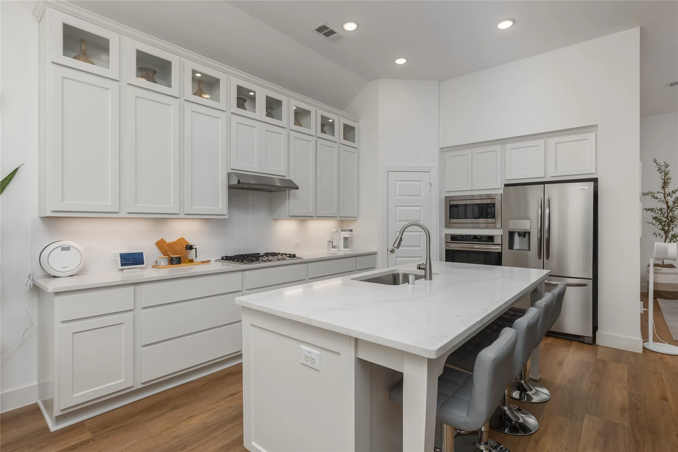 Single Family Residence For Sale in Denton County , 1128 Cottonseed Street, Little Elm, Texas 76227, 4 Bedroom, 3 Bathroom, 2 Garage spaces, 2,253 Sqft, built in 2019, mls#21300299, Real Estate Agent in Little Elm, Homes For Sale in Denton county, Homes For Sale in Little Elm, Realtor in Little Elm Texas, Real Estate Brokerage Independent Realty Texas, Luminita Cordes Realtor