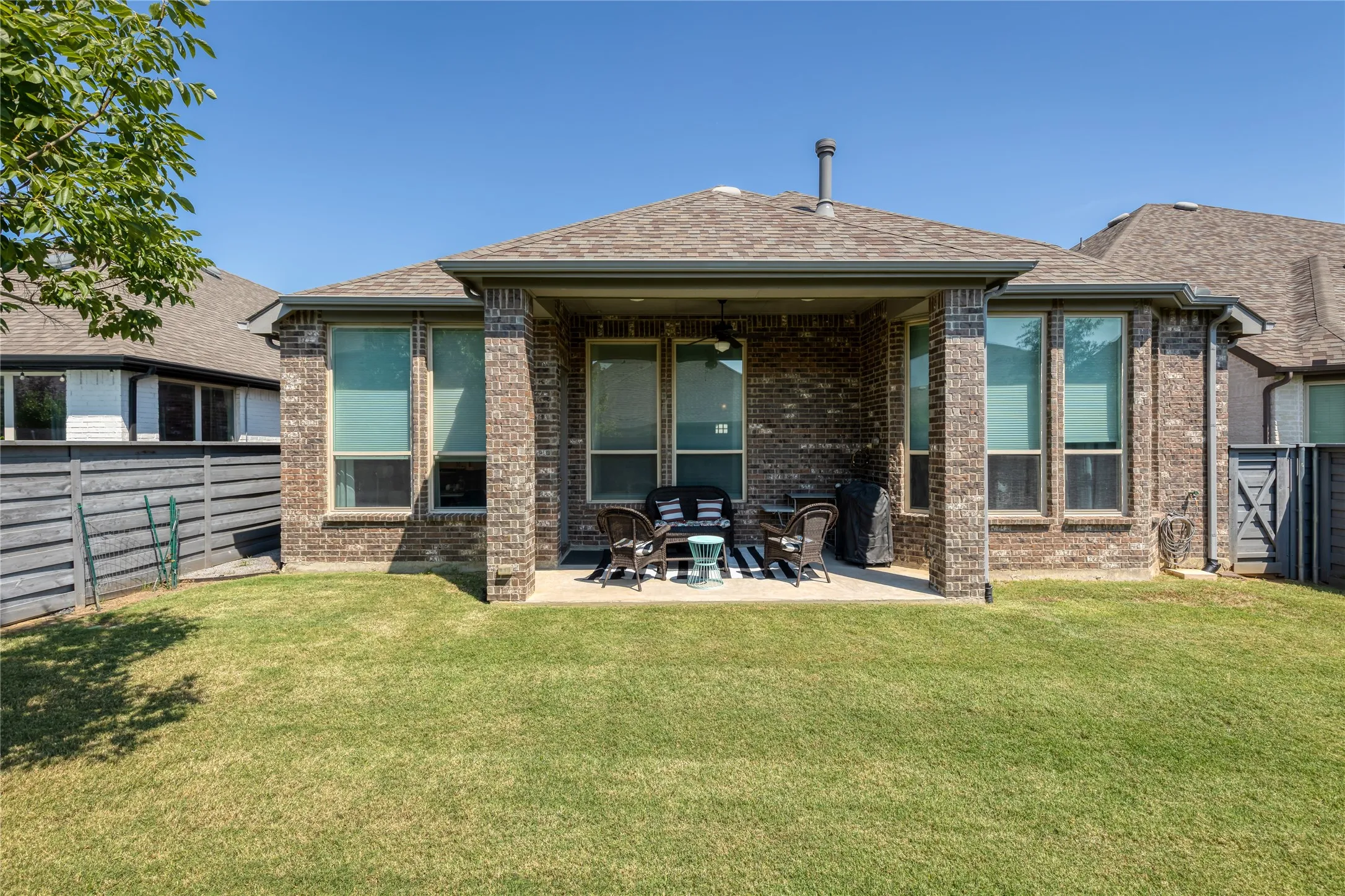 Single Family Residence For Sale in Denton County , 1128 Cottonseed Street, Little Elm, Texas 76227, 4 Bedroom, 3 Bathroom, 2 Garage spaces, 2,253 Sqft, built in 2019, mls#21300299, Real Estate Agent in Little Elm, Homes For Sale in Denton county, Homes For Sale in Little Elm, Realtor in Little Elm Texas, Real Estate Brokerage Independent Realty Texas, Luminita Cordes Realtor