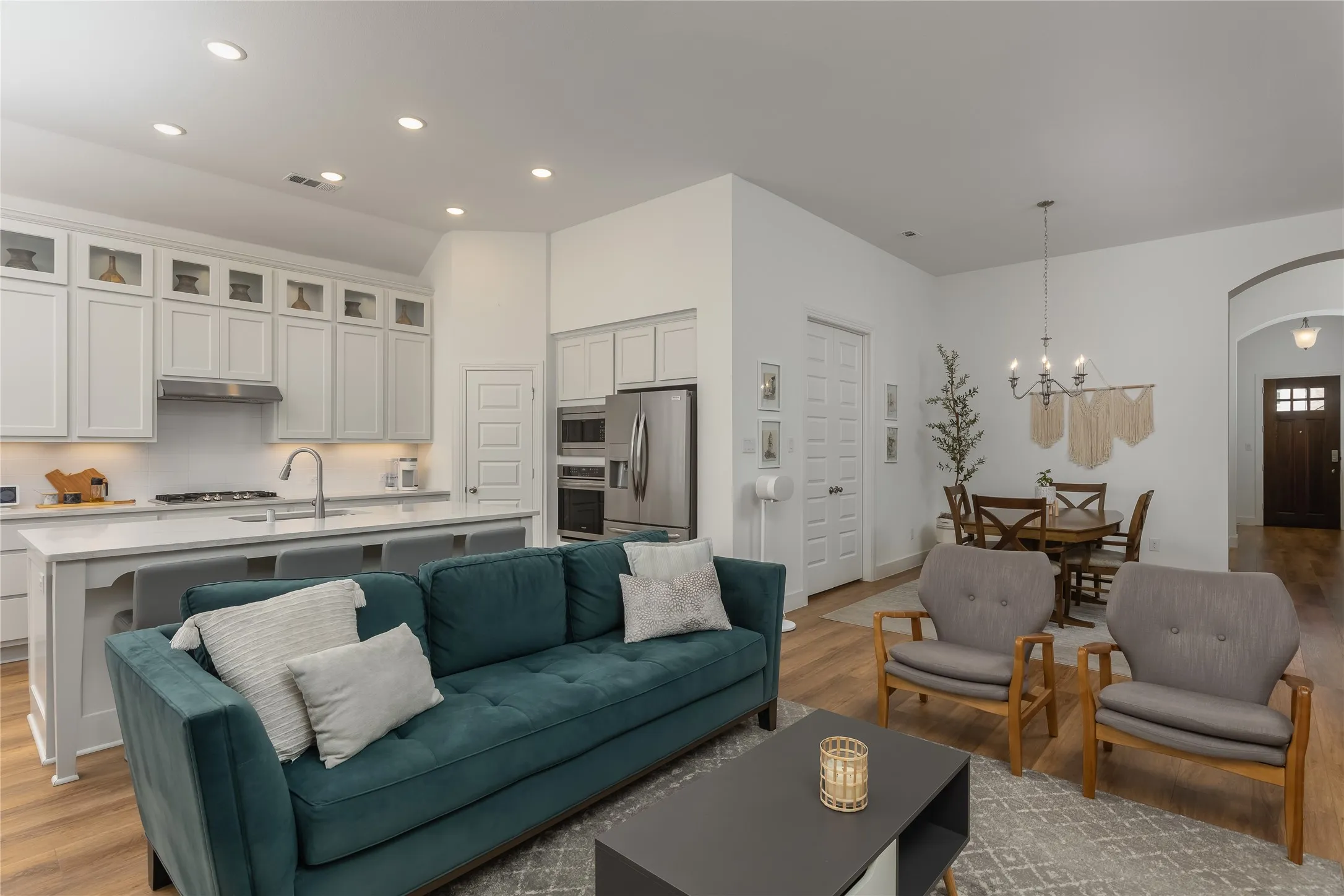 Single Family Residence For Sale in Denton County , 1128 Cottonseed Street, Little Elm, Texas 76227, 4 Bedroom, 3 Bathroom, 2 Garage spaces, 2,253 Sqft, built in 2019, mls#21300299, Real Estate Agent in Little Elm, Homes For Sale in Denton county, Homes For Sale in Little Elm, Realtor in Little Elm Texas, Real Estate Brokerage Independent Realty Texas, Luminita Cordes Realtor