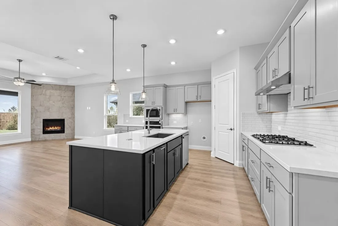 522 Wisteria Street ~ Ready Now