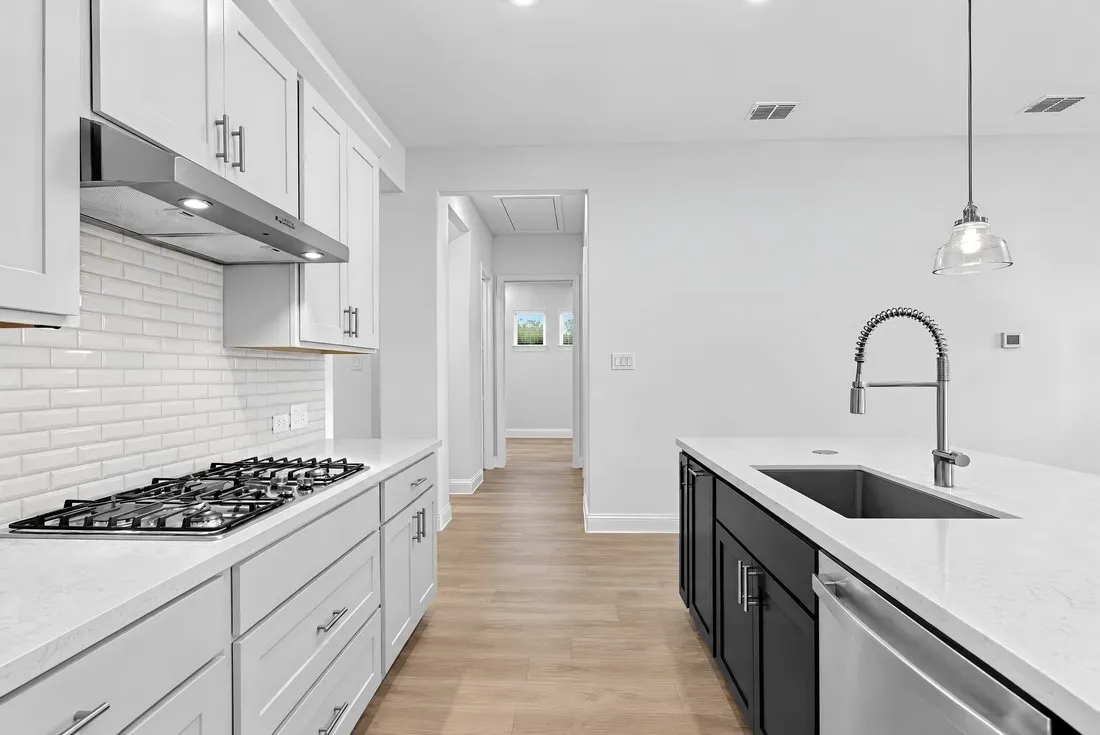 522 Wisteria Street ~ Ready Now