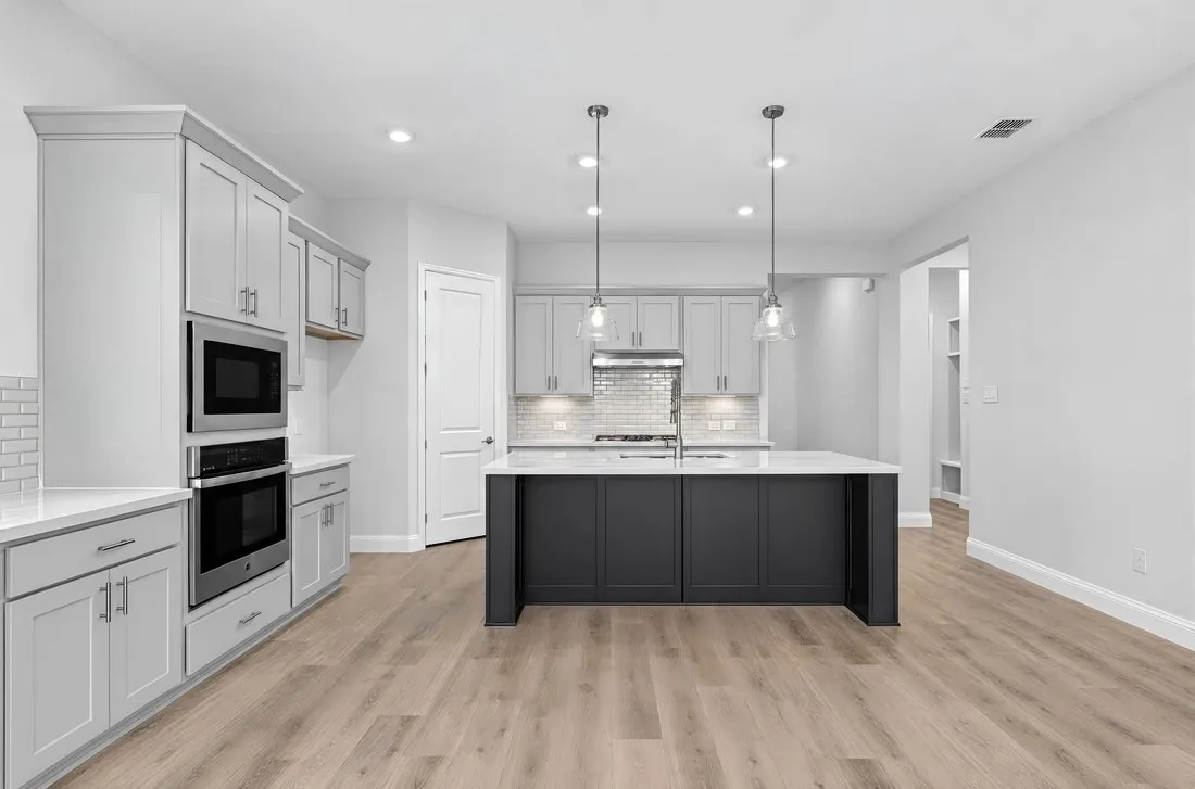 522 Wisteria Street ~ Ready Now