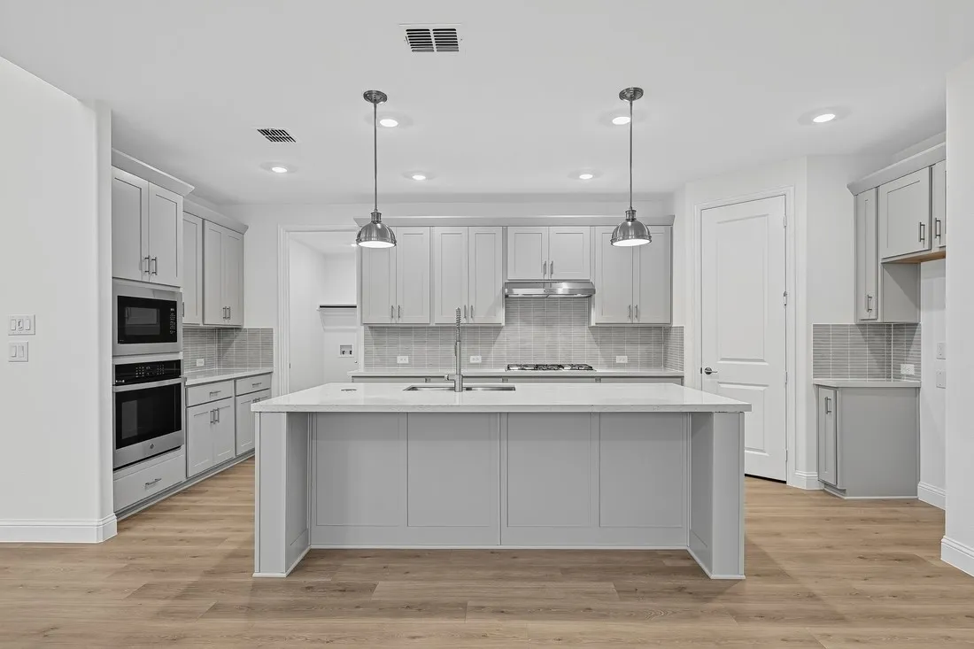 511 Wisteria Street ~ Ready Now