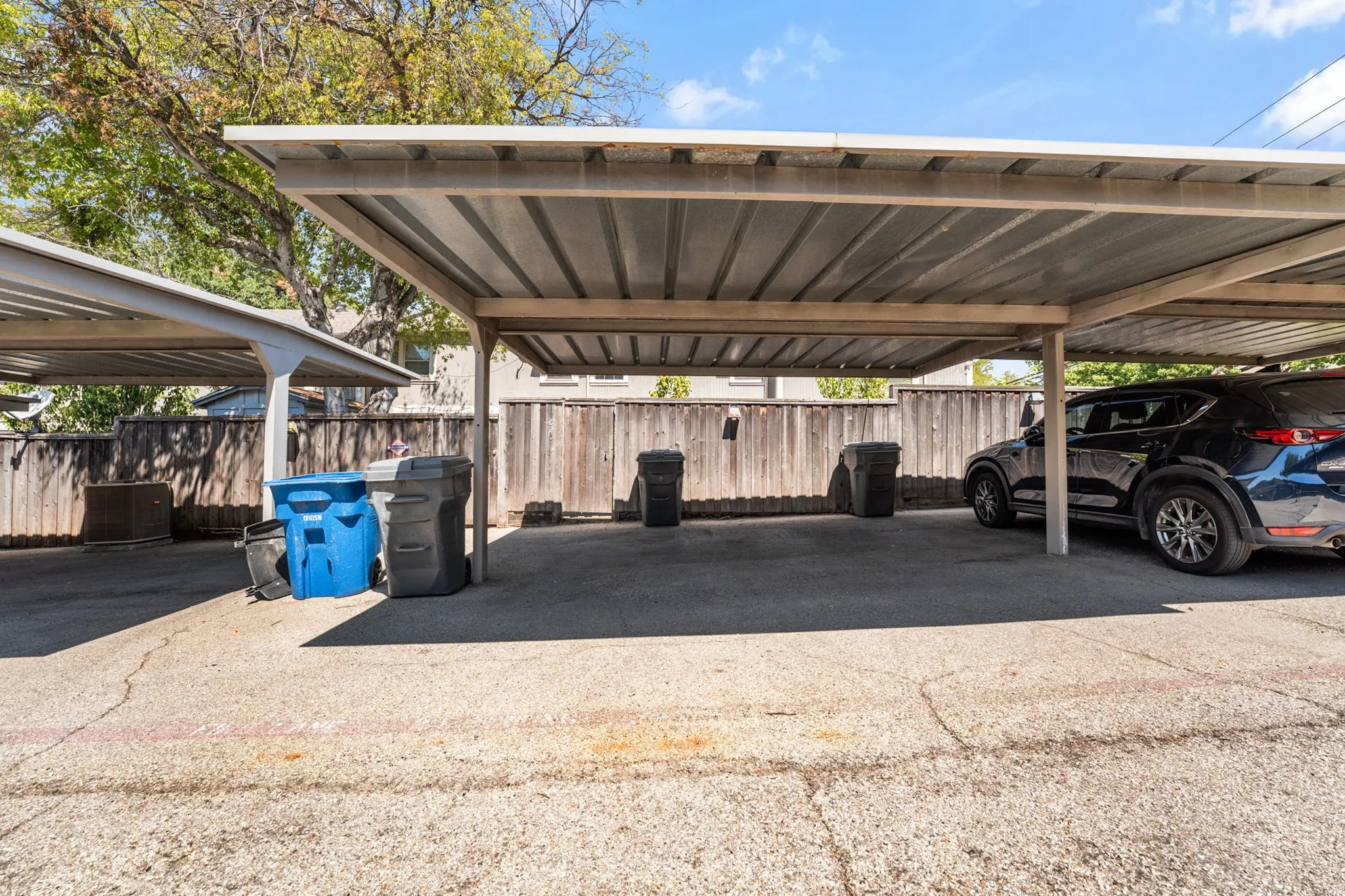 Condominium For Sale in Dallas County , 7620 Riverbrook Drive, Dallas, Texas 75230, 3 Bedroom, 3 Bathroom, Garage spaces, 1,535 Sqft, built in 1969, mls#21287660, Real Estate Agent in Dallas, Homes For Sale in Dallas county, Homes For Sale in Dallas, Realtor in Dallas Texas, Real Estate Brokerage Independent Realty Texas, Luminita Cordes Realtor