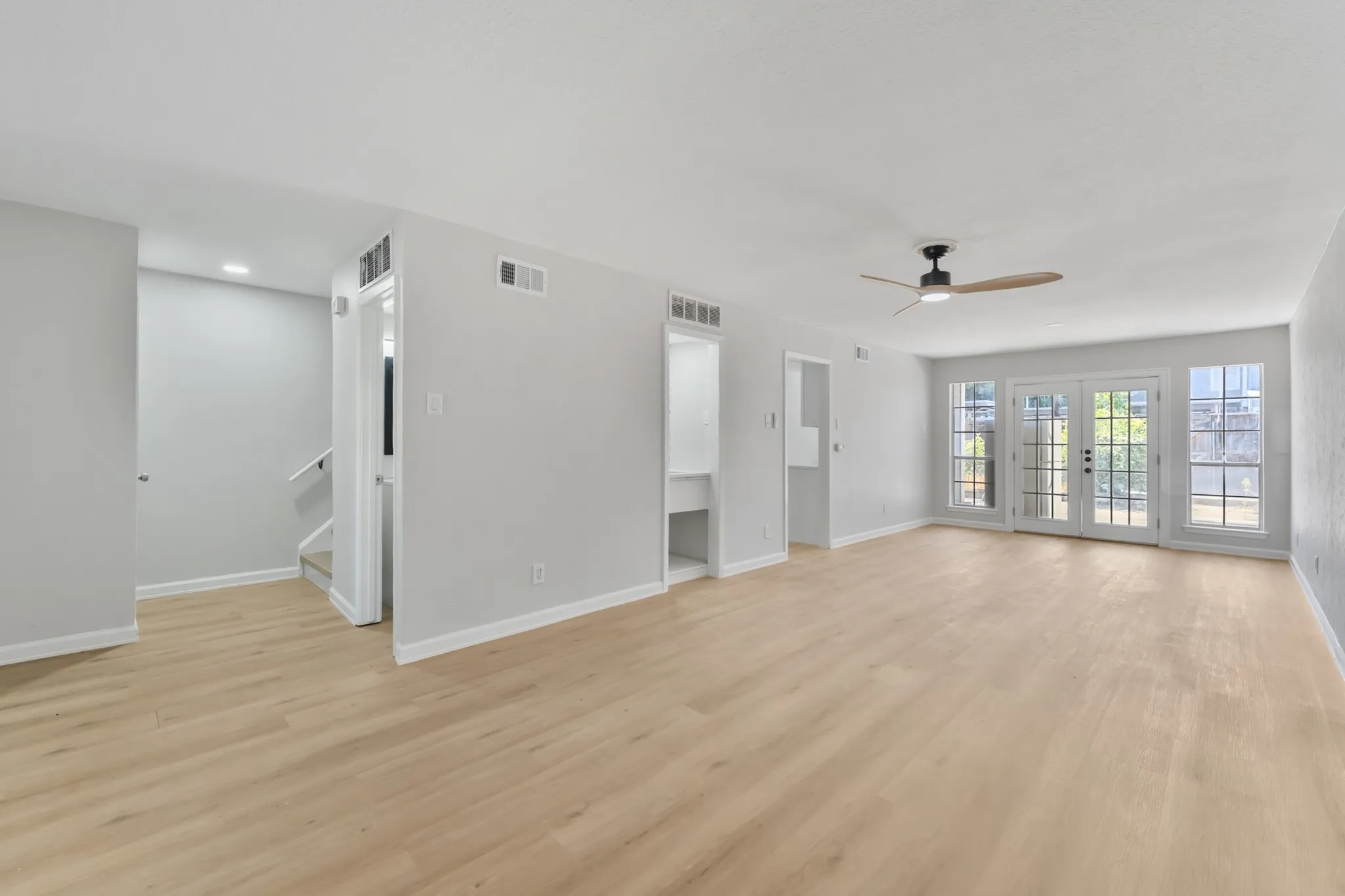 Condominium For Sale in Dallas County , 7620 Riverbrook Drive, Dallas, Texas 75230, 3 Bedroom, 3 Bathroom, Garage spaces, 1,535 Sqft, built in 1969, mls#21287660, Real Estate Agent in Dallas, Homes For Sale in Dallas county, Homes For Sale in Dallas, Realtor in Dallas Texas, Real Estate Brokerage Independent Realty Texas, Luminita Cordes Realtor