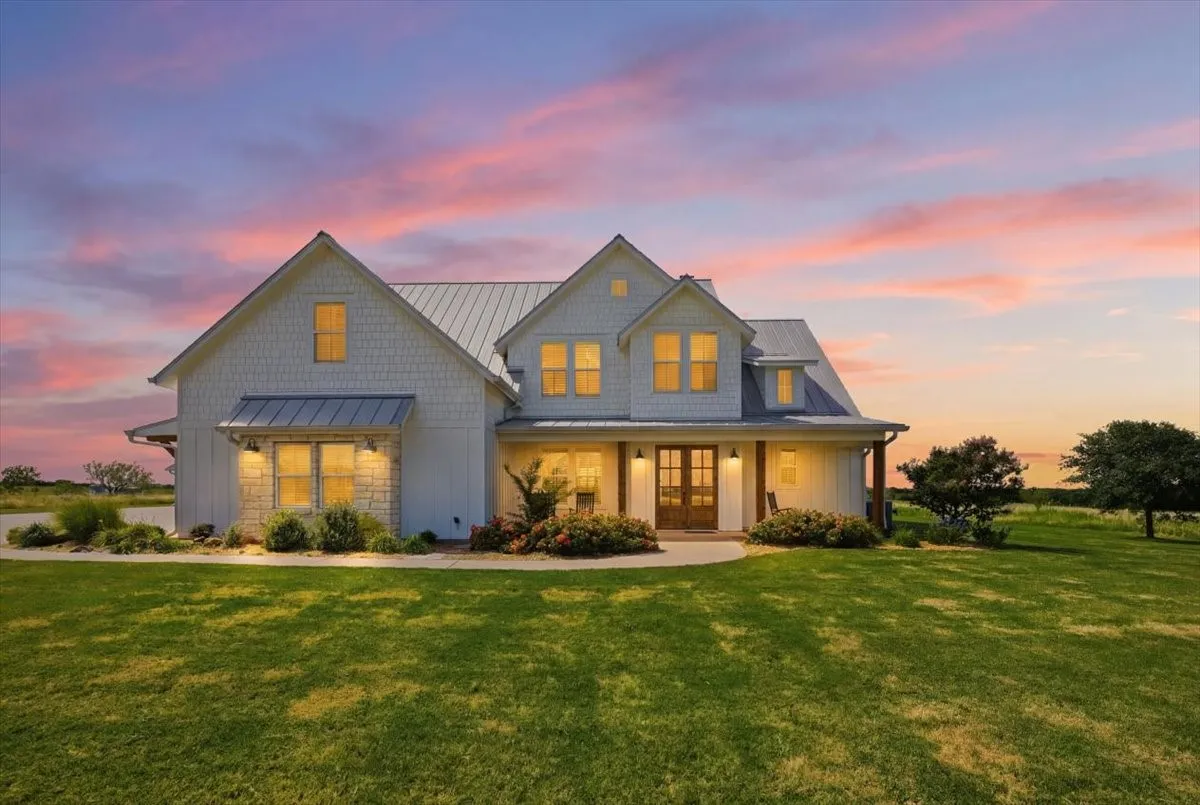 Farm For Sale in Mc Lennan County , 1775 Culpepper, China Spring, Texas 76633, 6 Bedroom, 5 Bathroom, 4 Garage spaces, 4,229 Sqft, built in 2017, mls#21300286, Real Estate Agent in China Spring, Homes For Sale in Mc Lennan county, Homes For Sale in China Spring, Realtor in China Spring Texas, Real Estate Brokerage Independent Realty Texas, Luminita Cordes Realtor