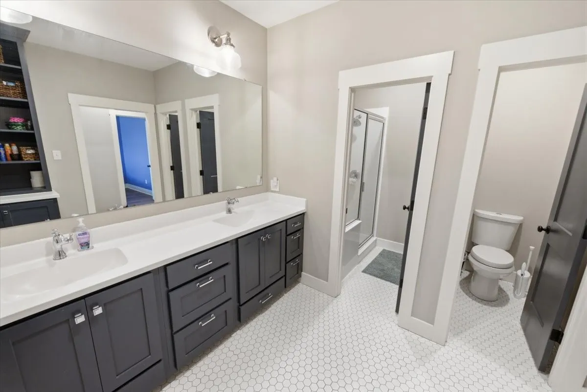 Farm For Sale in Mc Lennan County , 1775 Culpepper, China Spring, Texas 76633, 6 Bedroom, 5 Bathroom, 4 Garage spaces, 4,229 Sqft, built in 2017, mls#21300286, Real Estate Agent in China Spring, Homes For Sale in Mc Lennan county, Homes For Sale in China Spring, Realtor in China Spring Texas, Real Estate Brokerage Independent Realty Texas, Luminita Cordes Realtor