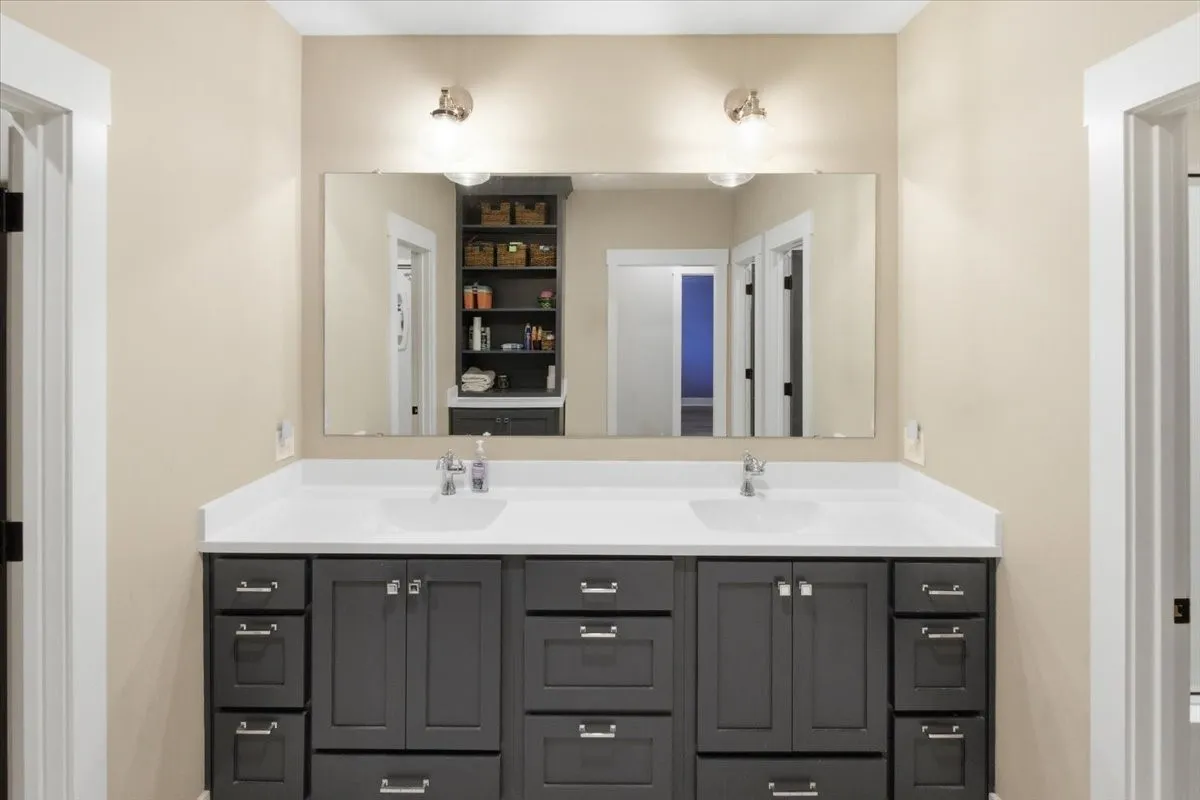 Farm For Sale in Mc Lennan County , 1775 Culpepper, China Spring, Texas 76633, 6 Bedroom, 5 Bathroom, 4 Garage spaces, 4,229 Sqft, built in 2017, mls#21300286, Real Estate Agent in China Spring, Homes For Sale in Mc Lennan county, Homes For Sale in China Spring, Realtor in China Spring Texas, Real Estate Brokerage Independent Realty Texas, Luminita Cordes Realtor