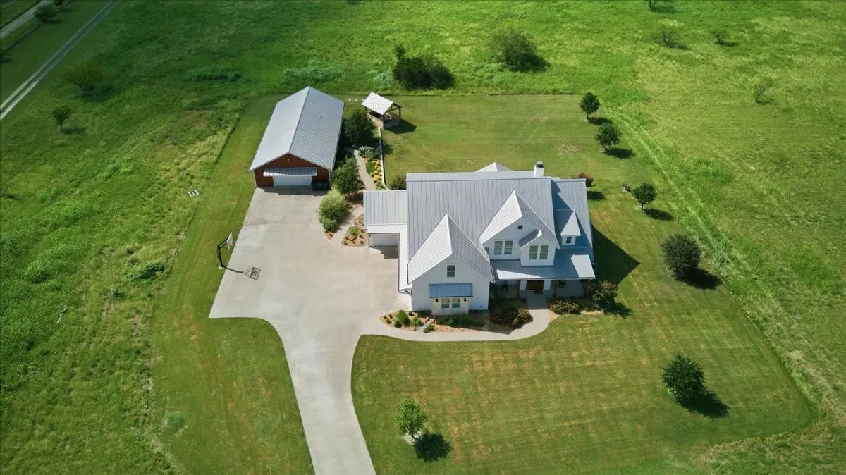 Farm For Sale in Mc Lennan County , 1775 Culpepper, China Spring, Texas 76633, 6 Bedroom, 5 Bathroom, 4 Garage spaces, 4,229 Sqft, built in 2017, mls#21300286, Real Estate Agent in China Spring, Homes For Sale in Mc Lennan county, Homes For Sale in China Spring, Realtor in China Spring Texas, Real Estate Brokerage Independent Realty Texas, Luminita Cordes Realtor