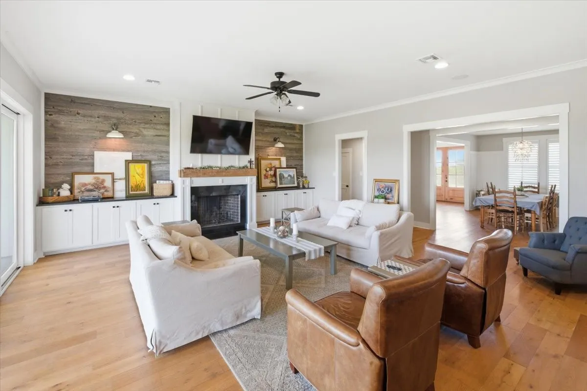Farm For Sale in Mc Lennan County , 1775 Culpepper, China Spring, Texas 76633, 6 Bedroom, 5 Bathroom, 4 Garage spaces, 4,229 Sqft, built in 2017, mls#21300286, Real Estate Agent in China Spring, Homes For Sale in Mc Lennan county, Homes For Sale in China Spring, Realtor in China Spring Texas, Real Estate Brokerage Independent Realty Texas, Luminita Cordes Realtor