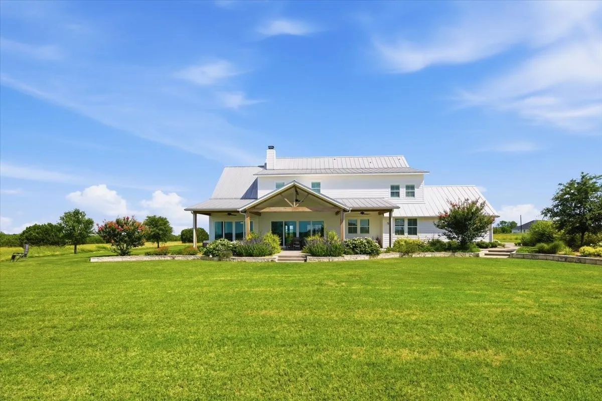 Farm For Sale in Mc Lennan County , 1775 Culpepper, China Spring, Texas 76633, 6 Bedroom, 5 Bathroom, 4 Garage spaces, 4,229 Sqft, built in 2017, mls#21300286, Real Estate Agent in China Spring, Homes For Sale in Mc Lennan county, Homes For Sale in China Spring, Realtor in China Spring Texas, Real Estate Brokerage Independent Realty Texas, Luminita Cordes Realtor