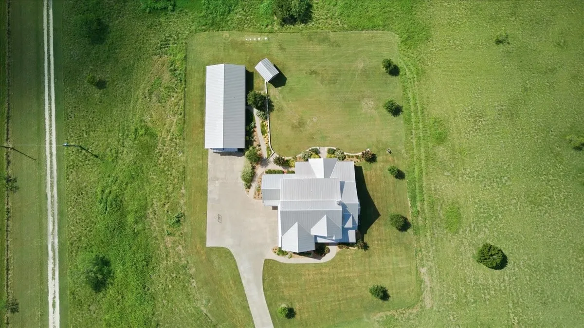 Farm For Sale in Mc Lennan County , 1775 Culpepper, China Spring, Texas 76633, 6 Bedroom, 5 Bathroom, 4 Garage spaces, 4,229 Sqft, built in 2017, mls#21300286, Real Estate Agent in China Spring, Homes For Sale in Mc Lennan county, Homes For Sale in China Spring, Realtor in China Spring Texas, Real Estate Brokerage Independent Realty Texas, Luminita Cordes Realtor