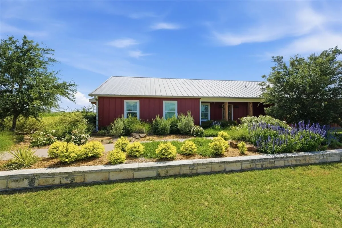Farm For Sale in Mc Lennan County , 1775 Culpepper, China Spring, Texas 76633, 6 Bedroom, 5 Bathroom, 4 Garage spaces, 4,229 Sqft, built in 2017, mls#21300286, Real Estate Agent in China Spring, Homes For Sale in Mc Lennan county, Homes For Sale in China Spring, Realtor in China Spring Texas, Real Estate Brokerage Independent Realty Texas, Luminita Cordes Realtor