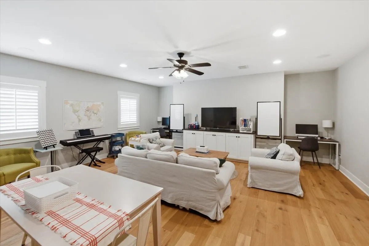 Farm For Sale in Mc Lennan County , 1775 Culpepper, China Spring, Texas 76633, 6 Bedroom, 5 Bathroom, 4 Garage spaces, 4,229 Sqft, built in 2017, mls#21300286, Real Estate Agent in China Spring, Homes For Sale in Mc Lennan county, Homes For Sale in China Spring, Realtor in China Spring Texas, Real Estate Brokerage Independent Realty Texas, Luminita Cordes Realtor