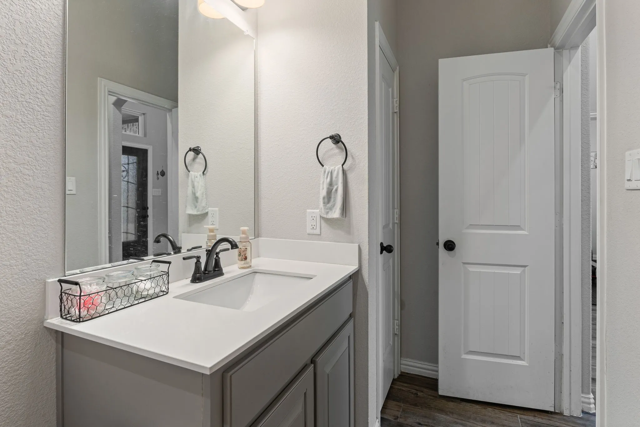 Single Family Residence For Sale in Collin County , 1089 Emilia Drive, Farmersville, Texas 75442, 4 Bedroom, 3 Bathroom, 3 Garage spaces, 2,525 Sqft, built in 2021, mls#21297028, Real Estate Agent in Farmersville, Homes For Sale in Collin county, Homes For Sale in Farmersville, Realtor in Farmersville Texas, Real Estate Brokerage Independent Realty Texas, Luminita Cordes Realtor