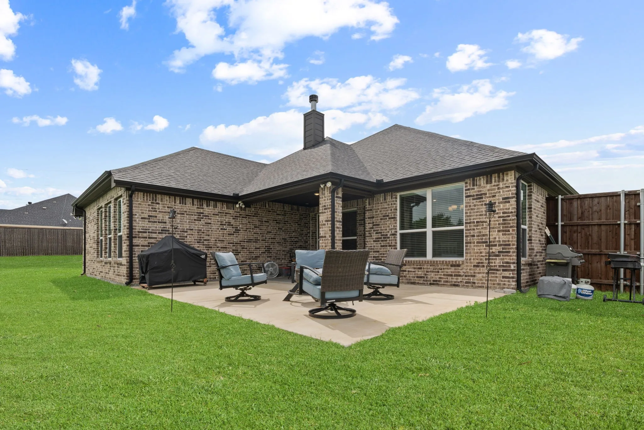Single Family Residence For Sale in Collin County , 1089 Emilia Drive, Farmersville, Texas 75442, 4 Bedroom, 3 Bathroom, 3 Garage spaces, 2,525 Sqft, built in 2021, mls#21297028, Real Estate Agent in Farmersville, Homes For Sale in Collin county, Homes For Sale in Farmersville, Realtor in Farmersville Texas, Real Estate Brokerage Independent Realty Texas, Luminita Cordes Realtor