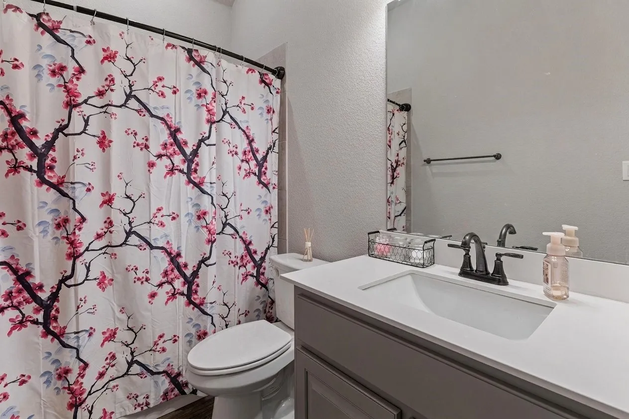 Single Family Residence For Sale in Collin County , 1089 Emilia Drive, Farmersville, Texas 75442, 4 Bedroom, 3 Bathroom, 3 Garage spaces, 2,525 Sqft, built in 2021, mls#21297028, Real Estate Agent in Farmersville, Homes For Sale in Collin county, Homes For Sale in Farmersville, Realtor in Farmersville Texas, Real Estate Brokerage Independent Realty Texas, Luminita Cordes Realtor