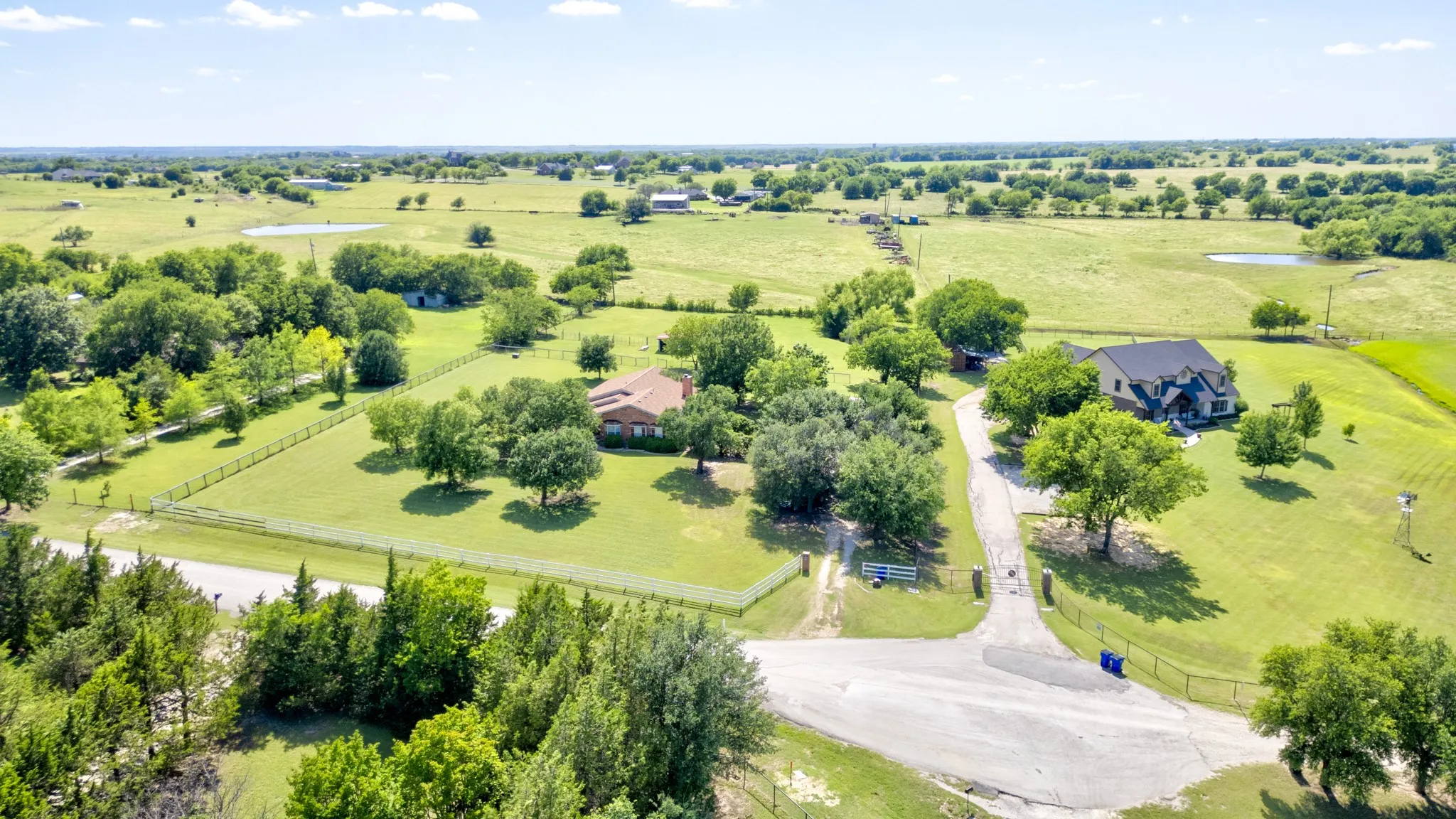 Single Family Residence For Sale in Denton County , 21921 Quail Run Road, Sanger, Texas 76266, 3 Bedroom, 2 Bathroom, 2 Garage spaces, 1,743 Sqft, built in 1986, mls#21300478, Real Estate Agent in Sanger, Homes For Sale in Denton county, Homes For Sale in Sanger, Realtor in Sanger Texas, Real Estate Brokerage Independent Realty Texas, Luminita Cordes Realtor