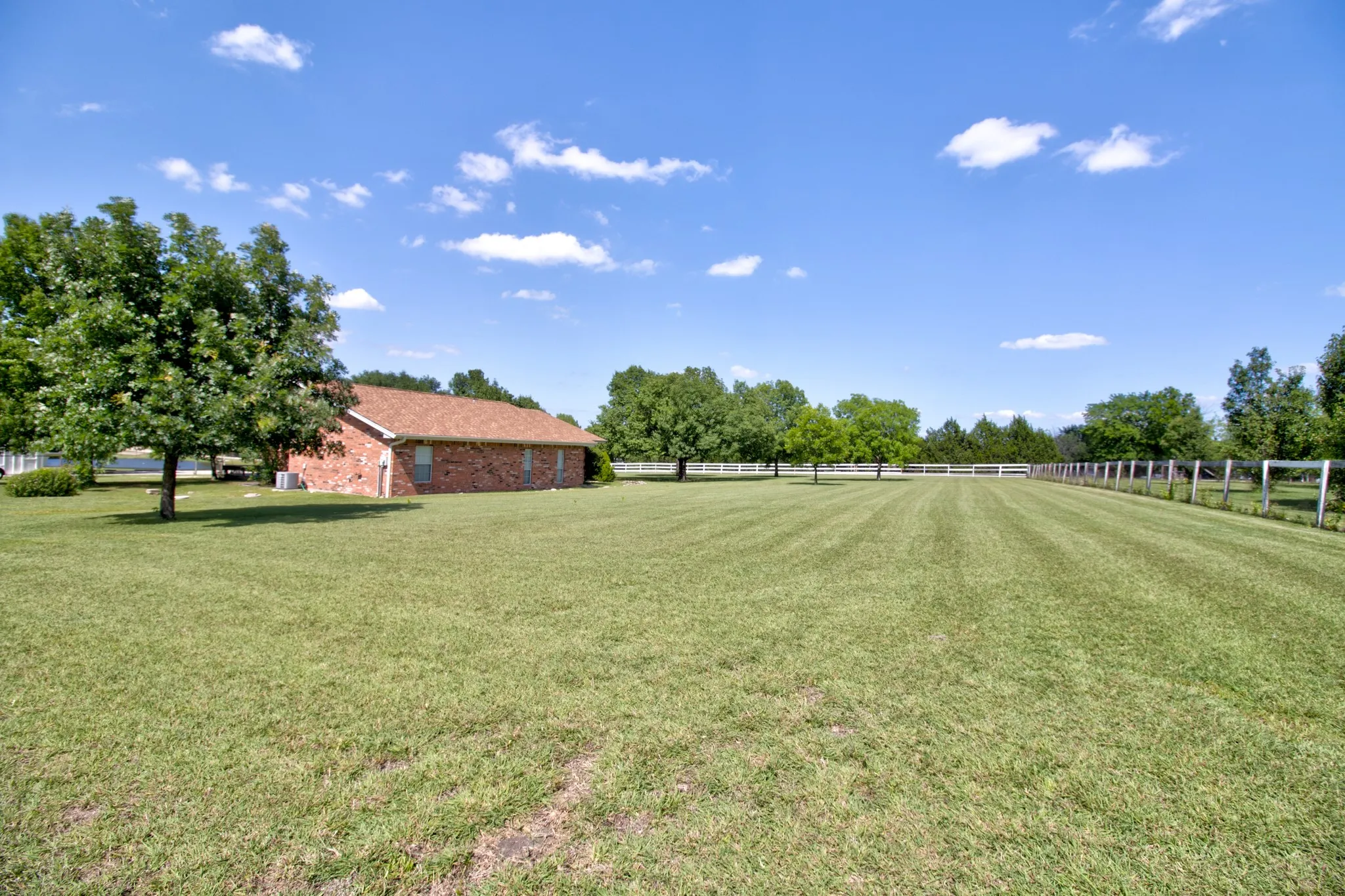 Single Family Residence For Sale in Denton County , 21921 Quail Run Road, Sanger, Texas 76266, 3 Bedroom, 2 Bathroom, 2 Garage spaces, 1,743 Sqft, built in 1986, mls#21300478, Real Estate Agent in Sanger, Homes For Sale in Denton county, Homes For Sale in Sanger, Realtor in Sanger Texas, Real Estate Brokerage Independent Realty Texas, Luminita Cordes Realtor