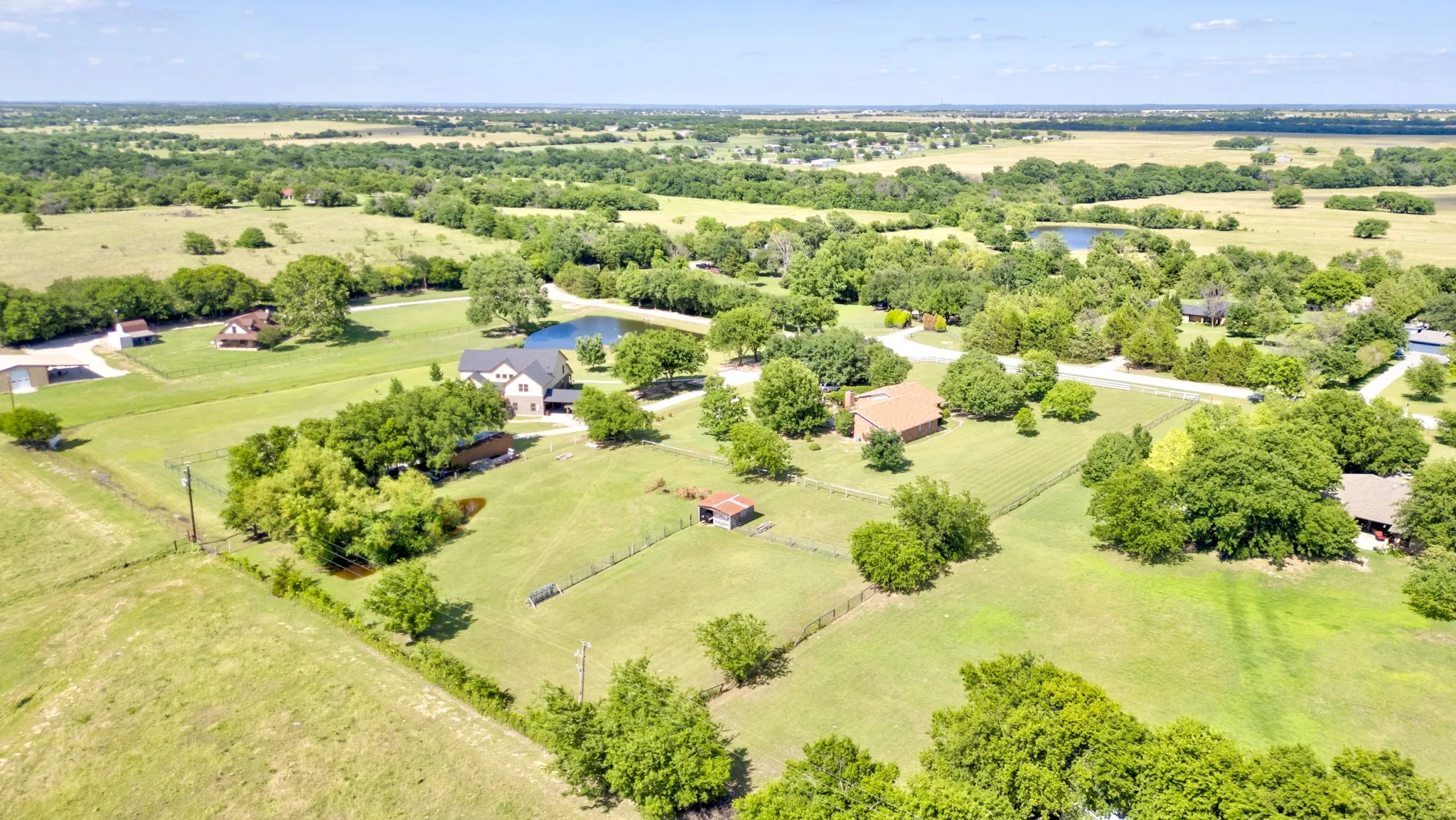 Single Family Residence For Sale in Denton County , 21921 Quail Run Road, Sanger, Texas 76266, 3 Bedroom, 2 Bathroom, 2 Garage spaces, 1,743 Sqft, built in 1986, mls#21300478, Real Estate Agent in Sanger, Homes For Sale in Denton county, Homes For Sale in Sanger, Realtor in Sanger Texas, Real Estate Brokerage Independent Realty Texas, Luminita Cordes Realtor