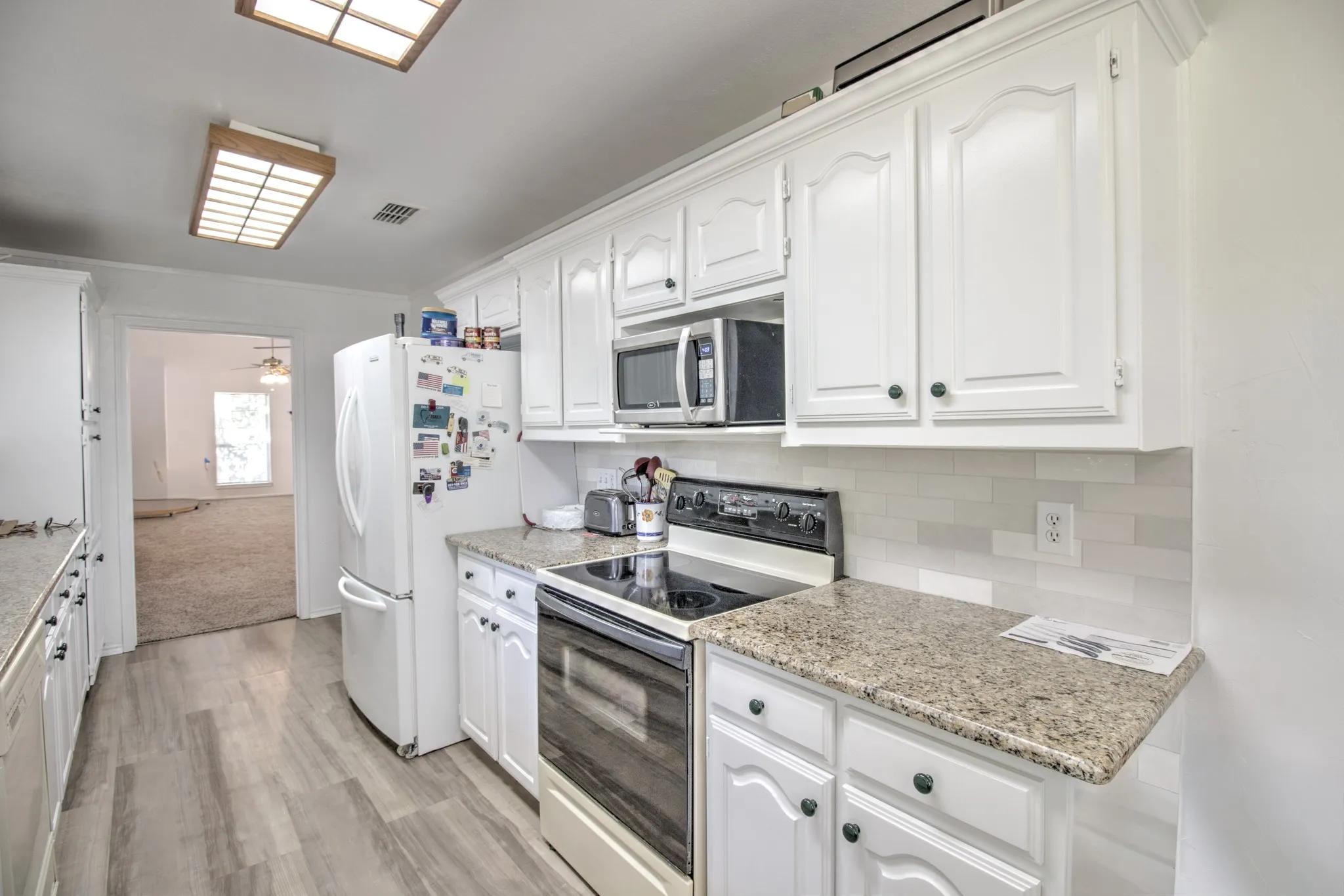 Single Family Residence For Sale in Denton County , 21921 Quail Run Road, Sanger, Texas 76266, 3 Bedroom, 2 Bathroom, 2 Garage spaces, 1,743 Sqft, built in 1986, mls#21300478, Real Estate Agent in Sanger, Homes For Sale in Denton county, Homes For Sale in Sanger, Realtor in Sanger Texas, Real Estate Brokerage Independent Realty Texas, Luminita Cordes Realtor