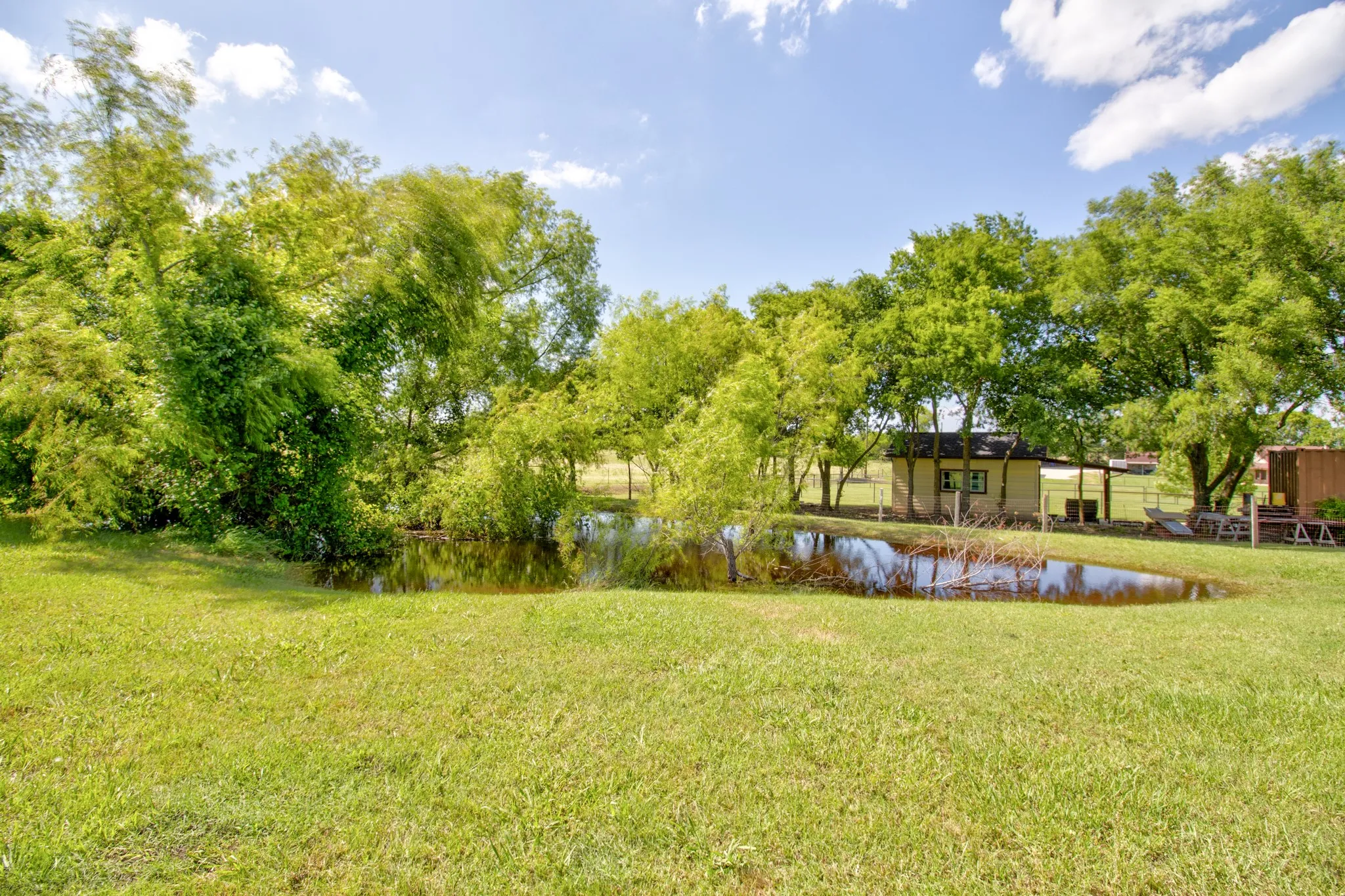 Single Family Residence For Sale in Denton County , 21921 Quail Run Road, Sanger, Texas 76266, 3 Bedroom, 2 Bathroom, 2 Garage spaces, 1,743 Sqft, built in 1986, mls#21300478, Real Estate Agent in Sanger, Homes For Sale in Denton county, Homes For Sale in Sanger, Realtor in Sanger Texas, Real Estate Brokerage Independent Realty Texas, Luminita Cordes Realtor