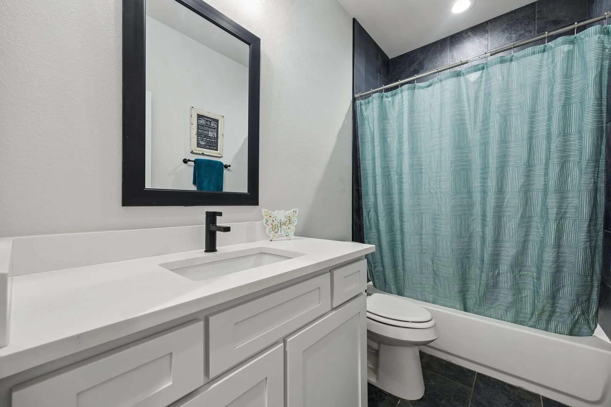Single Family Residence For Sale in Dallas County , 3806 Vandervort Drive, Dallas, Texas 75216, 4 Bedroom, 3 Bathroom, 2 Garage spaces, 2,100 Sqft, built in 2024, mls#21299509, Real Estate Agent in Dallas, Homes For Sale in Dallas county, Homes For Sale in Dallas, Realtor in Dallas Texas, Real Estate Brokerage Independent Realty Texas, Luminita Cordes Realtor