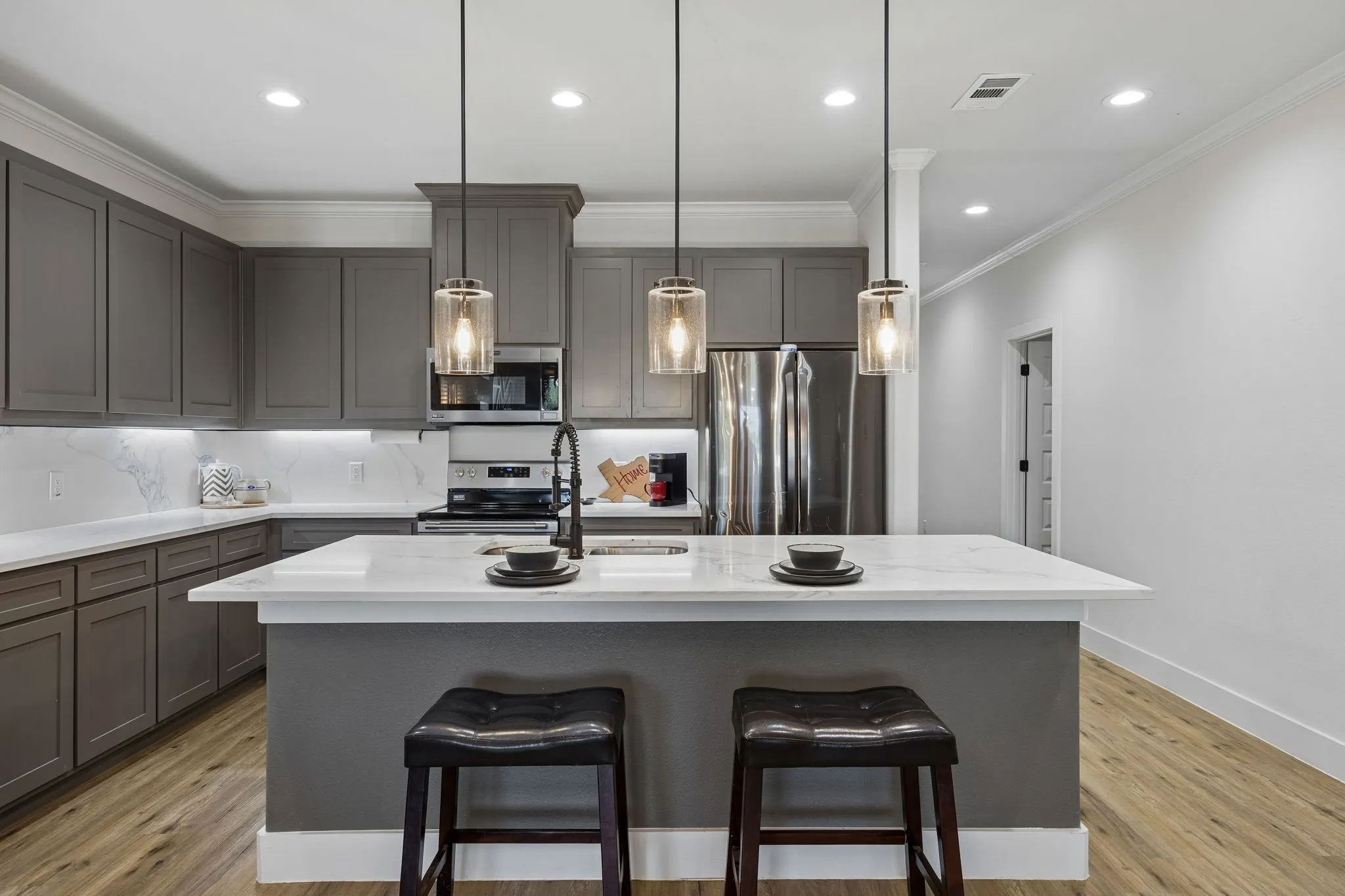 Single Family Residence For Sale in Dallas County , 3806 Vandervort Drive, Dallas, Texas 75216, 4 Bedroom, 3 Bathroom, 2 Garage spaces, 2,100 Sqft, built in 2024, mls#21299509, Real Estate Agent in Dallas, Homes For Sale in Dallas county, Homes For Sale in Dallas, Realtor in Dallas Texas, Real Estate Brokerage Independent Realty Texas, Luminita Cordes Realtor