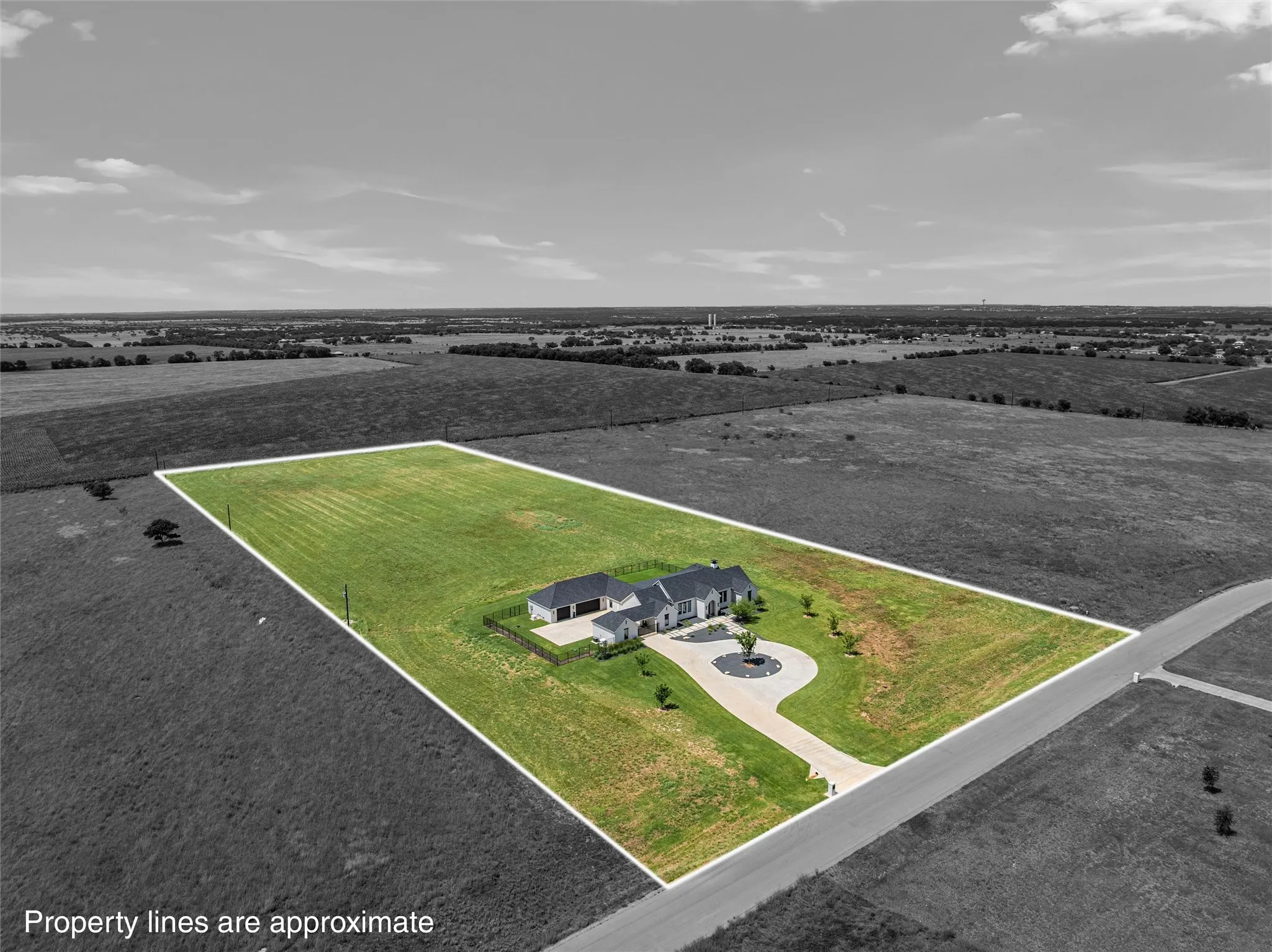 Single Family Residence For Sale in Mc Lennan County , 417 Willow Moon Ranch Road, Crawford, Texas 76638, 4 Bedroom, 4 Bathroom, 3 Garage spaces, 3,962 Sqft, built in 2023, mls#21299942, Real Estate Agent in Crawford, Homes For Sale in Mc Lennan county, Homes For Sale in Crawford, Realtor in Crawford Texas, Real Estate Brokerage Independent Realty Texas, Luminita Cordes Realtor