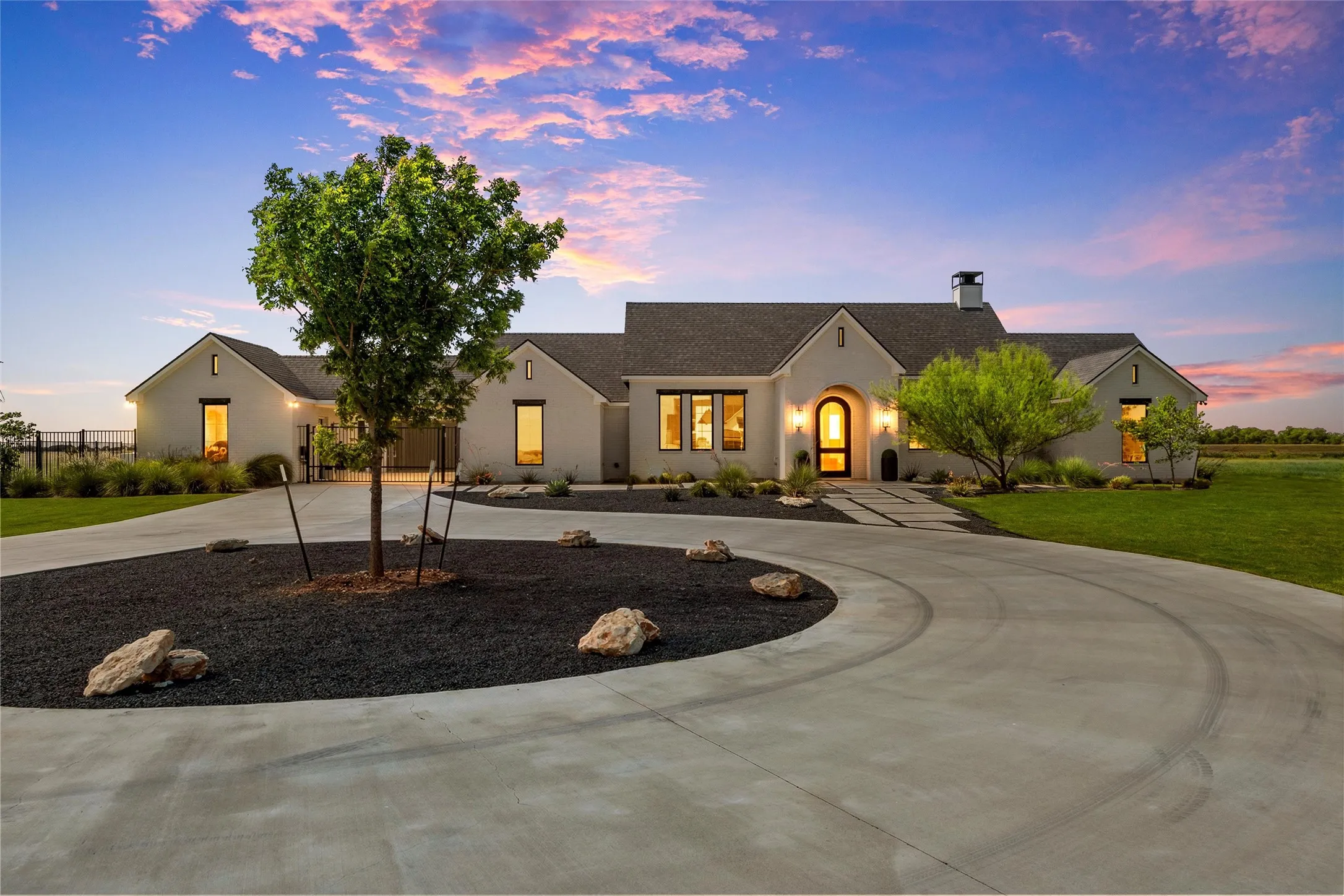 Single Family Residence For Sale in Mc Lennan County , 417 Willow Moon Ranch Road, Crawford, Texas 76638, 4 Bedroom, 4 Bathroom, 3 Garage spaces, 3,962 Sqft, built in 2023, mls#21299942, Real Estate Agent in Crawford, Homes For Sale in Mc Lennan county, Homes For Sale in Crawford, Realtor in Crawford Texas, Real Estate Brokerage Independent Realty Texas, Luminita Cordes Realtor