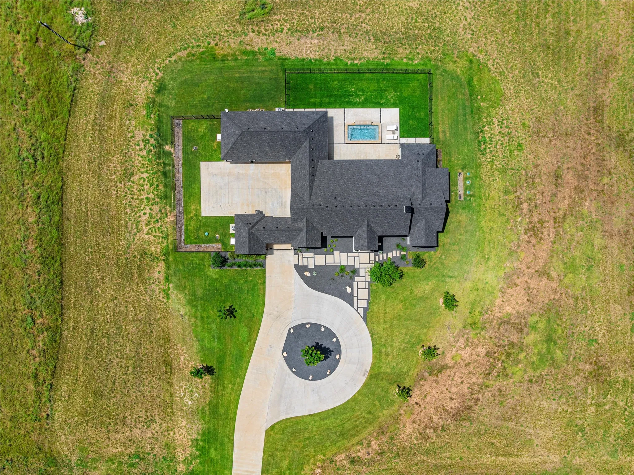 Single Family Residence For Sale in Mc Lennan County , 417 Willow Moon Ranch Road, Crawford, Texas 76638, 4 Bedroom, 4 Bathroom, 3 Garage spaces, 3,962 Sqft, built in 2023, mls#21299942, Real Estate Agent in Crawford, Homes For Sale in Mc Lennan county, Homes For Sale in Crawford, Realtor in Crawford Texas, Real Estate Brokerage Independent Realty Texas, Luminita Cordes Realtor