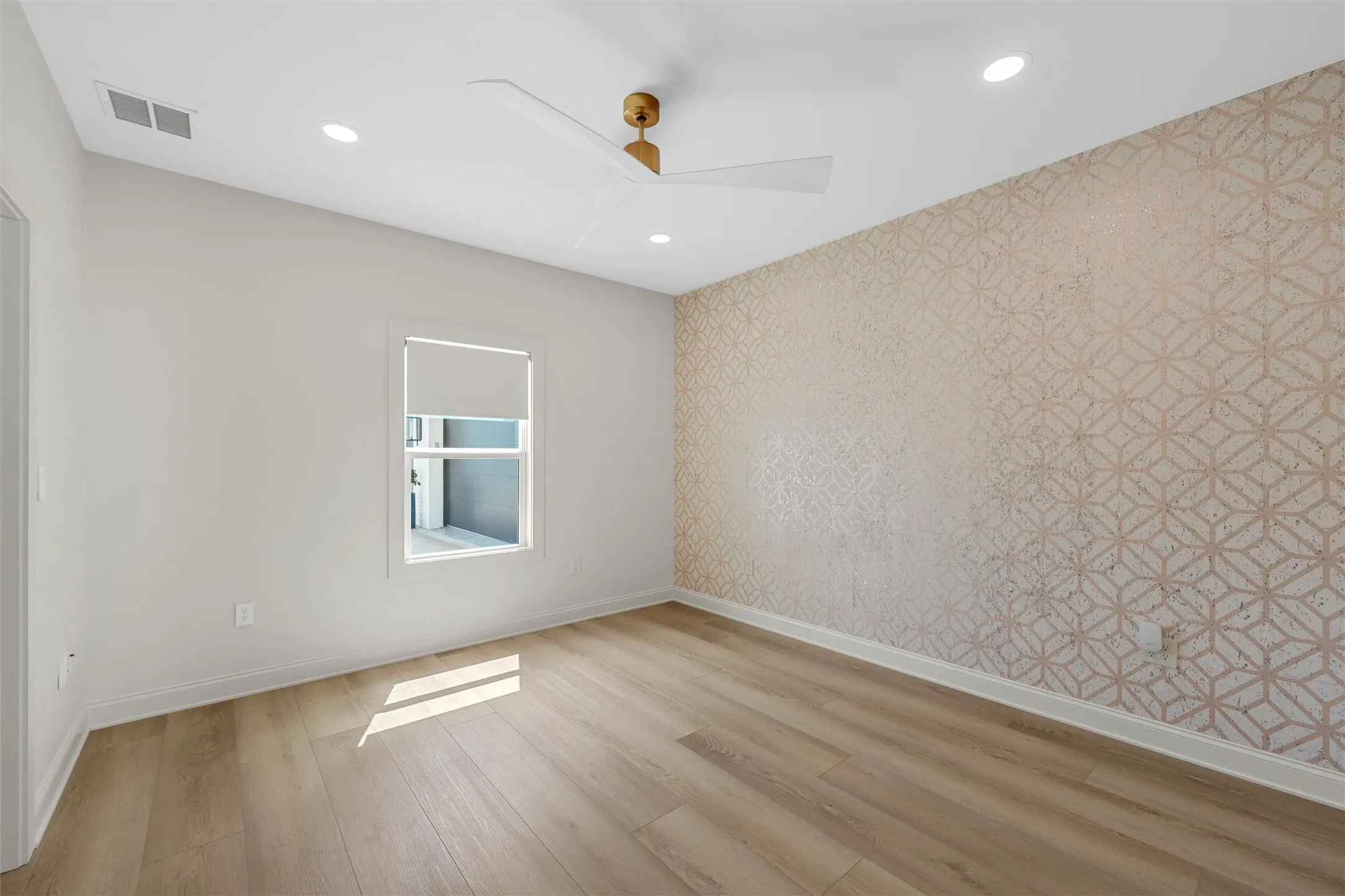 Single Family Residence For Sale in Mc Lennan County , 417 Willow Moon Ranch Road, Crawford, Texas 76638, 4 Bedroom, 4 Bathroom, 3 Garage spaces, 3,962 Sqft, built in 2023, mls#21299942, Real Estate Agent in Crawford, Homes For Sale in Mc Lennan county, Homes For Sale in Crawford, Realtor in Crawford Texas, Real Estate Brokerage Independent Realty Texas, Luminita Cordes Realtor