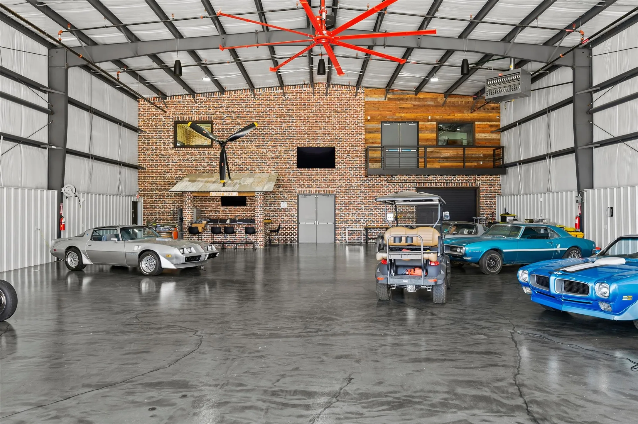 Existing hangar at Aero Country.