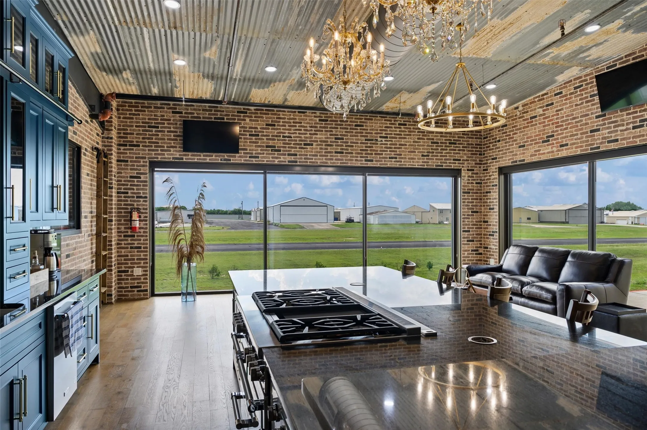 Existing hangar home at Aero Country.