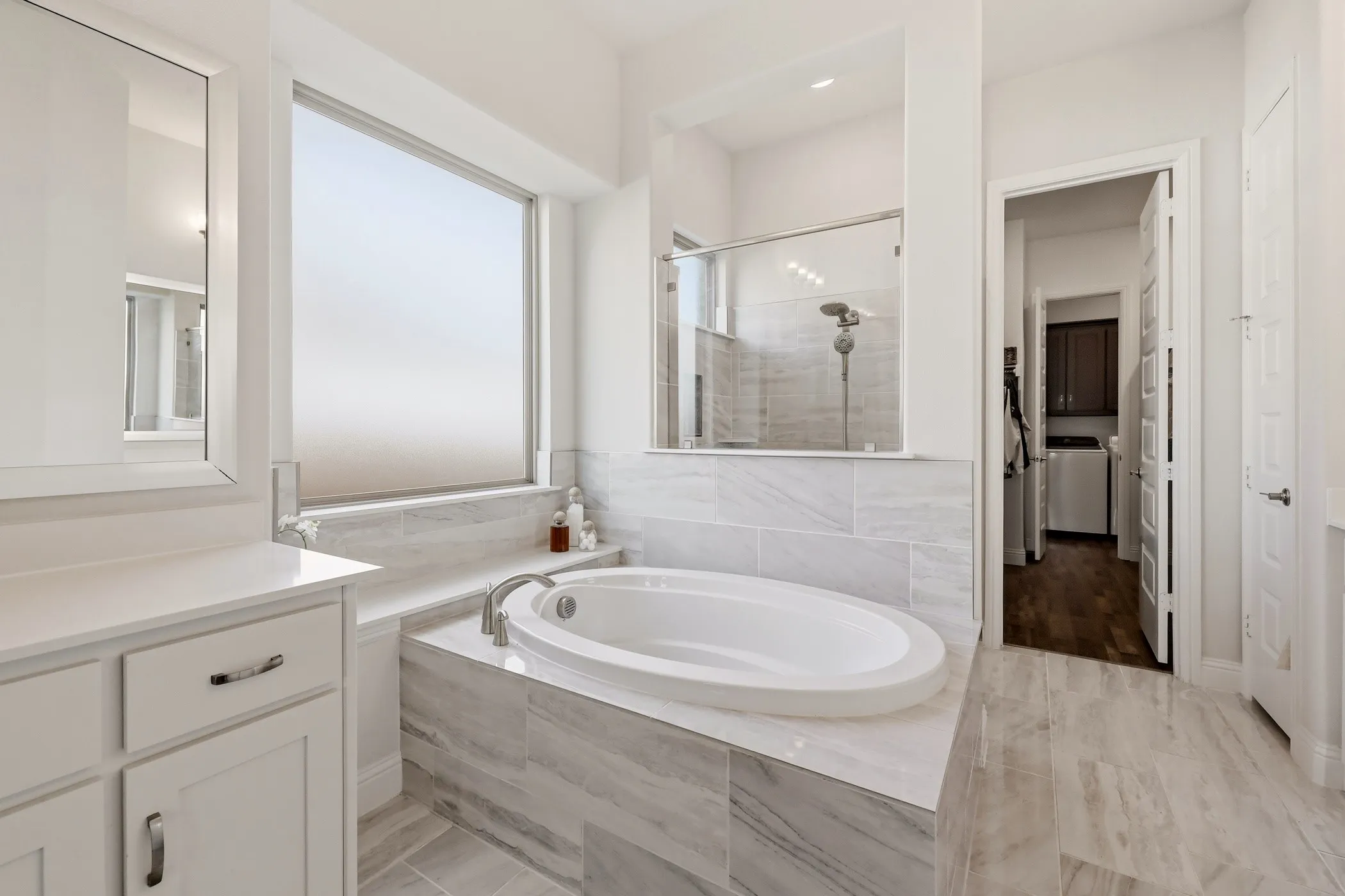 Spa-like primary bathroom!