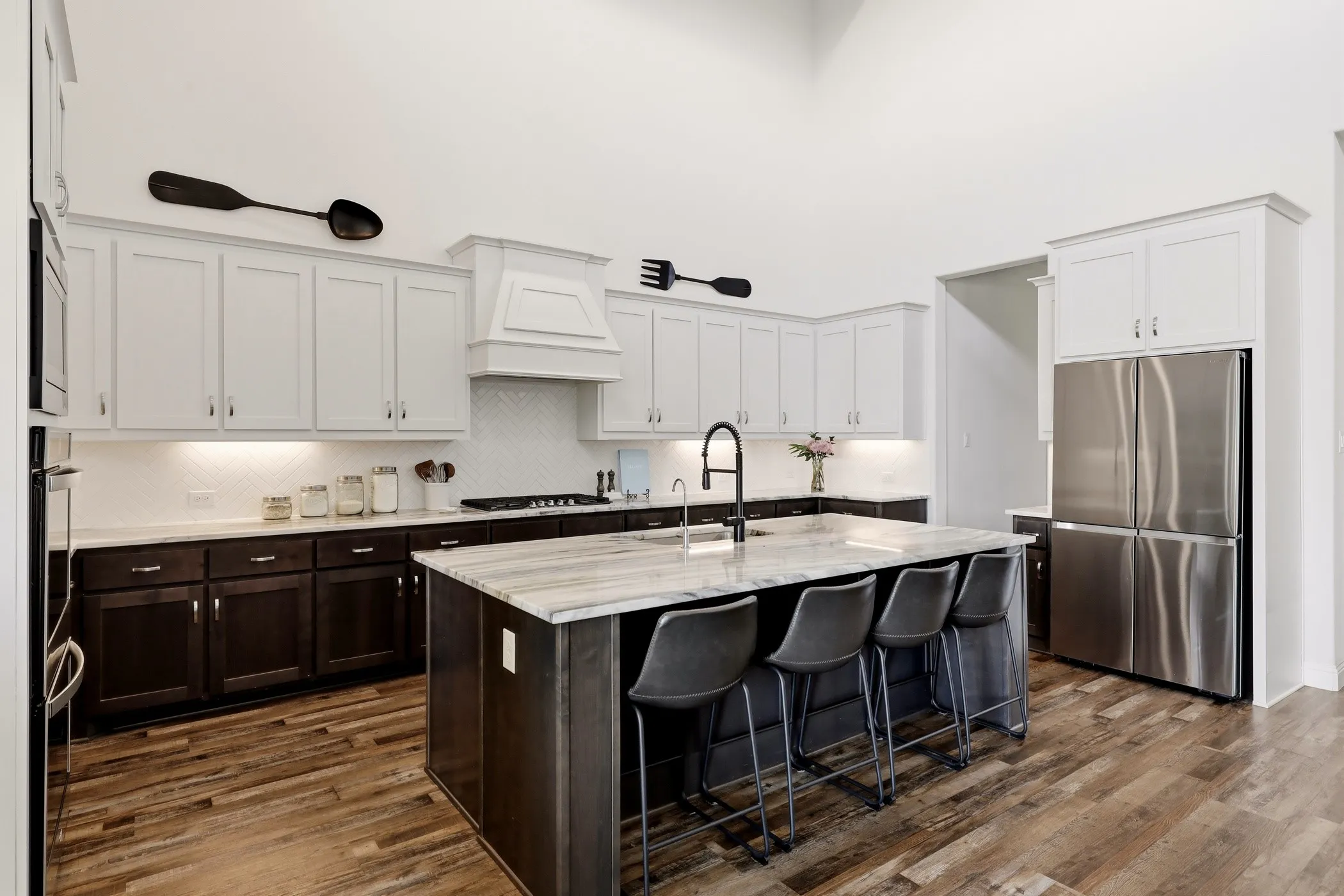 Love this kitchen island!