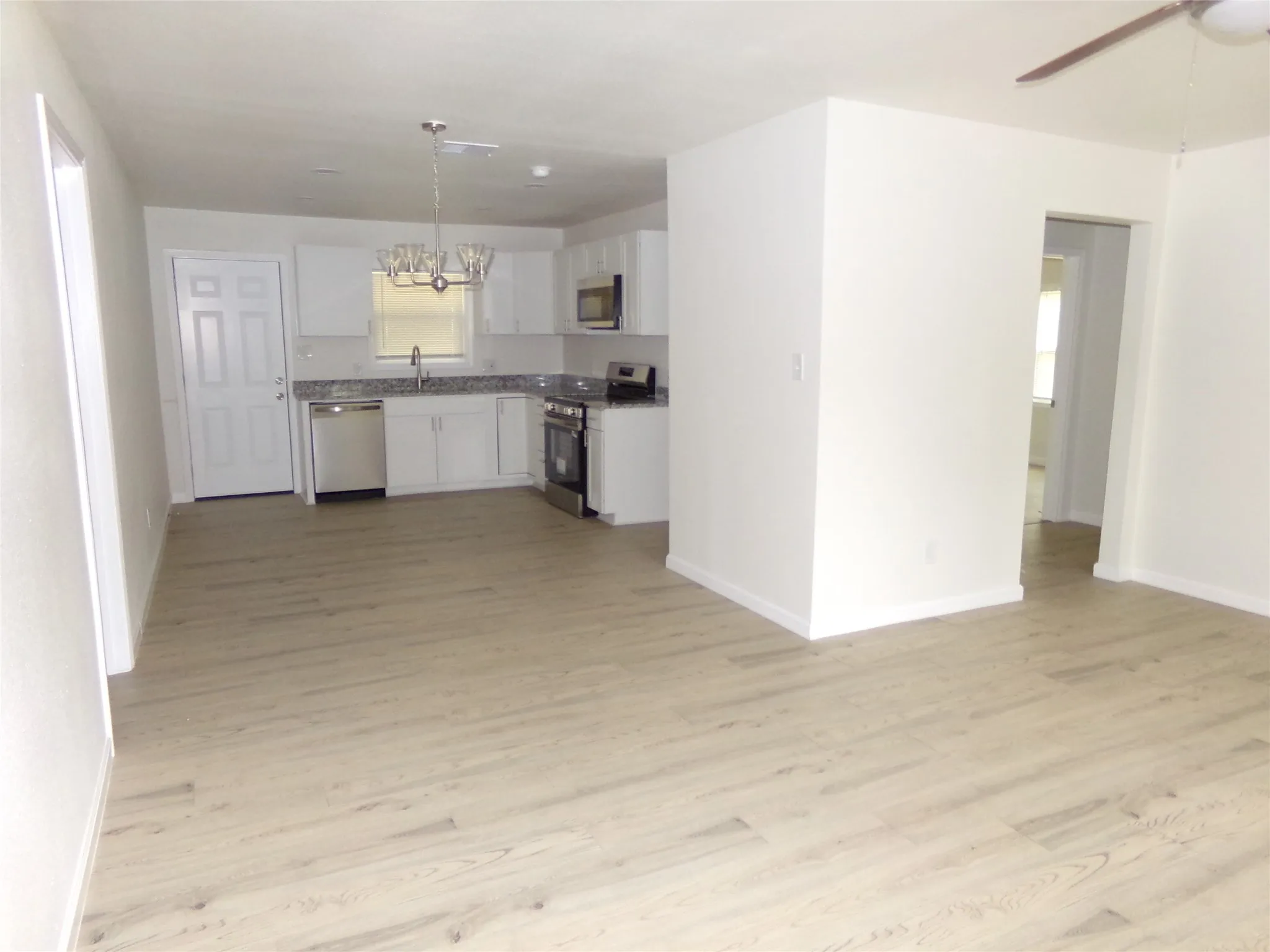 Single Family Residence For Rent in Dallas County , 4527 Stigall Drive, Dallas, Texas 75209, 3 Bedrooms, 2 Bathrooms, Garage spaces, 1,073 Sqft, built in 1945, Price $2,195, mls#21300789, Real Estate Agent in Dallas, Homes For Rent in Dallas county, Homes For Rent in Dallas, Realtor in Dallas Texas, Real Estate Brokerage Independent Realty Texas, Luminita Cordes Realtor