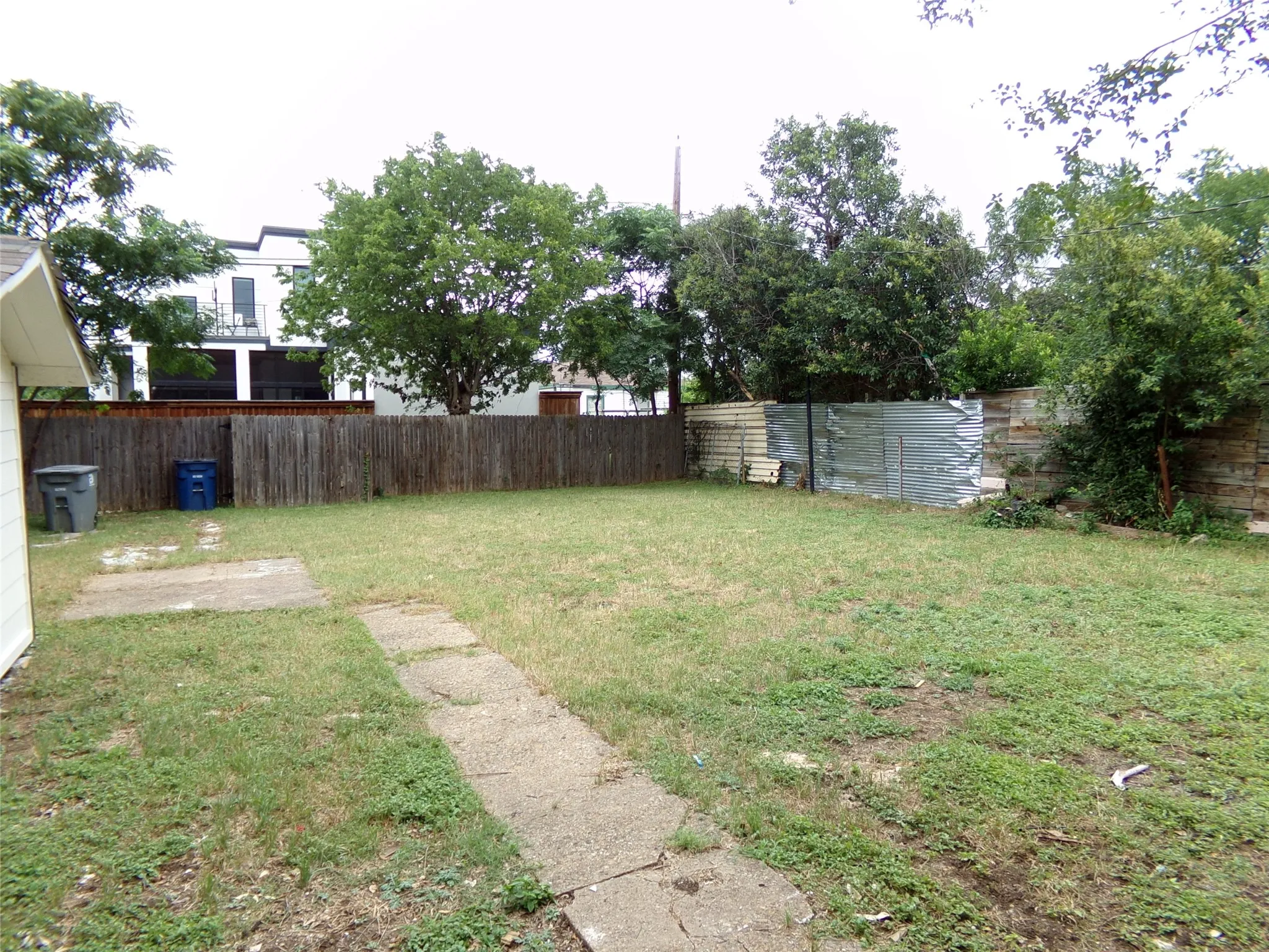 Single Family Residence For Rent in Dallas County , 4527 Stigall Drive, Dallas, Texas 75209, 3 Bedrooms, 2 Bathrooms, Garage spaces, 1,073 Sqft, built in 1945, Price $2,195, mls#21300789, Real Estate Agent in Dallas, Homes For Rent in Dallas county, Homes For Rent in Dallas, Realtor in Dallas Texas, Real Estate Brokerage Independent Realty Texas, Luminita Cordes Realtor