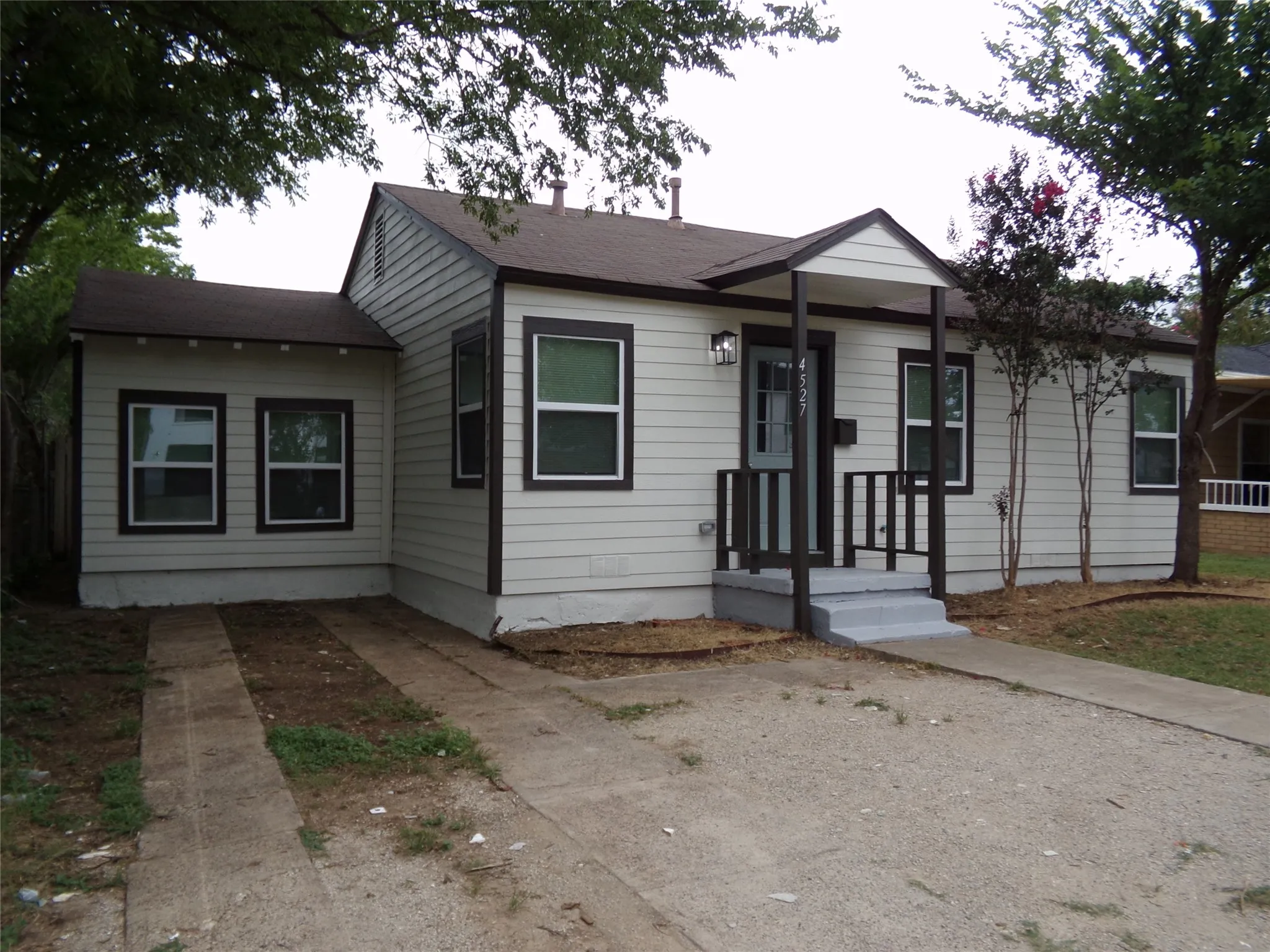 Single Family Residence For Rent in Dallas County , 4527 Stigall Drive, Dallas, Texas 75209, 3 Bedrooms, 2 Bathrooms, Garage spaces, 1,073 Sqft, built in 1945, Price $2,195, mls#21300789, Real Estate Agent in Dallas, Homes For Rent in Dallas county, Homes For Rent in Dallas, Realtor in Dallas Texas, Real Estate Brokerage Independent Realty Texas, Luminita Cordes Realtor