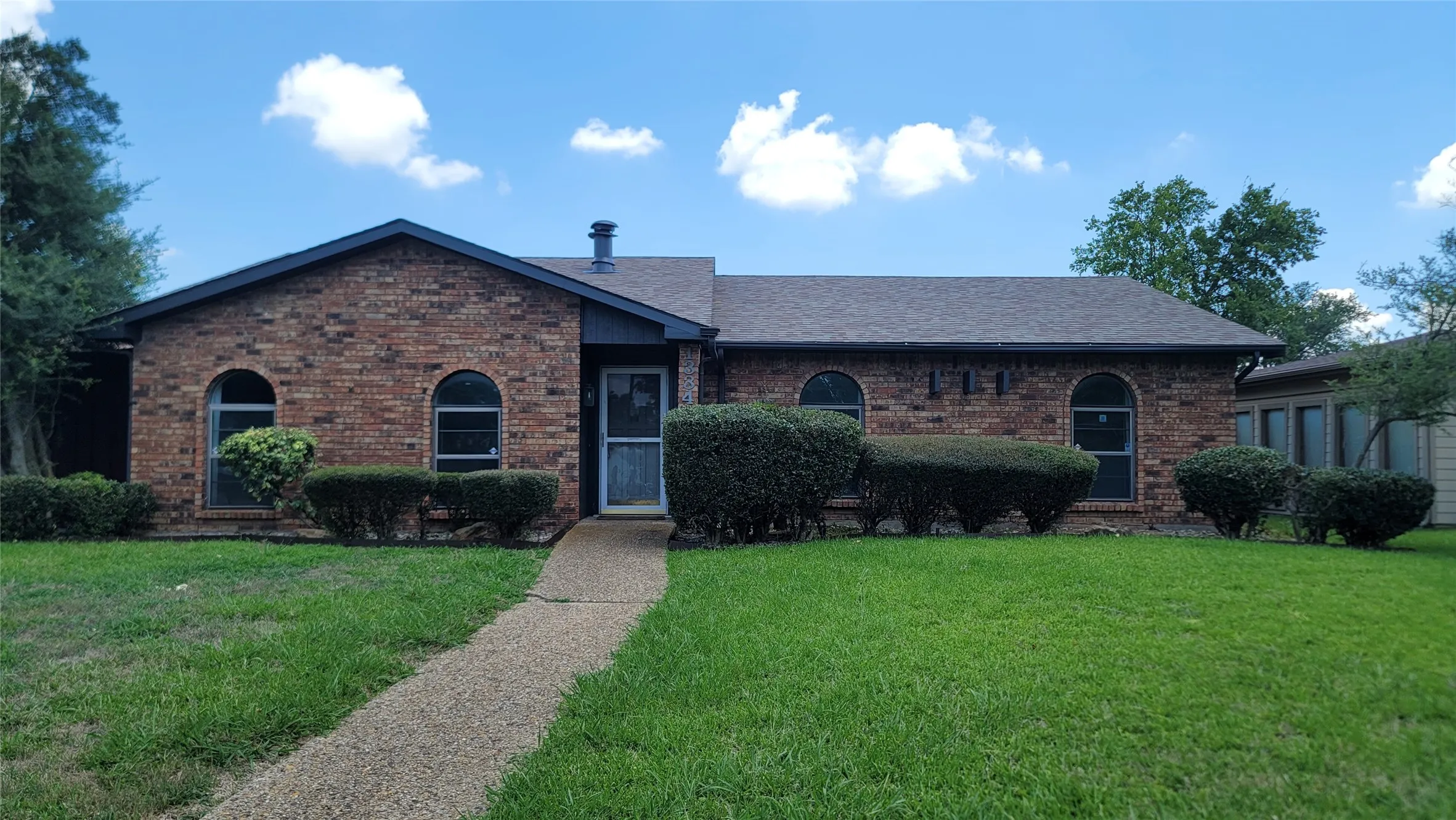 Single Family Residence For Sale in Dallas County , 1334 Paris Drive, Garland, Texas 75040, 4 Bedroom, 2 Bathroom, 2 Garage spaces, 2,102 Sqft, built in 1977, mls#21300793, Real Estate Agent in Garland, Homes For Sale in Dallas county, Homes For Sale in Garland, Realtor in Garland Texas, Real Estate Brokerage Independent Realty Texas, Luminita Cordes Realtor